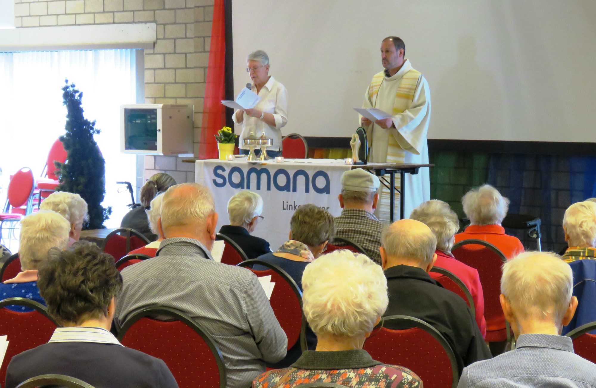 Eerste lezing door Julia van Samana