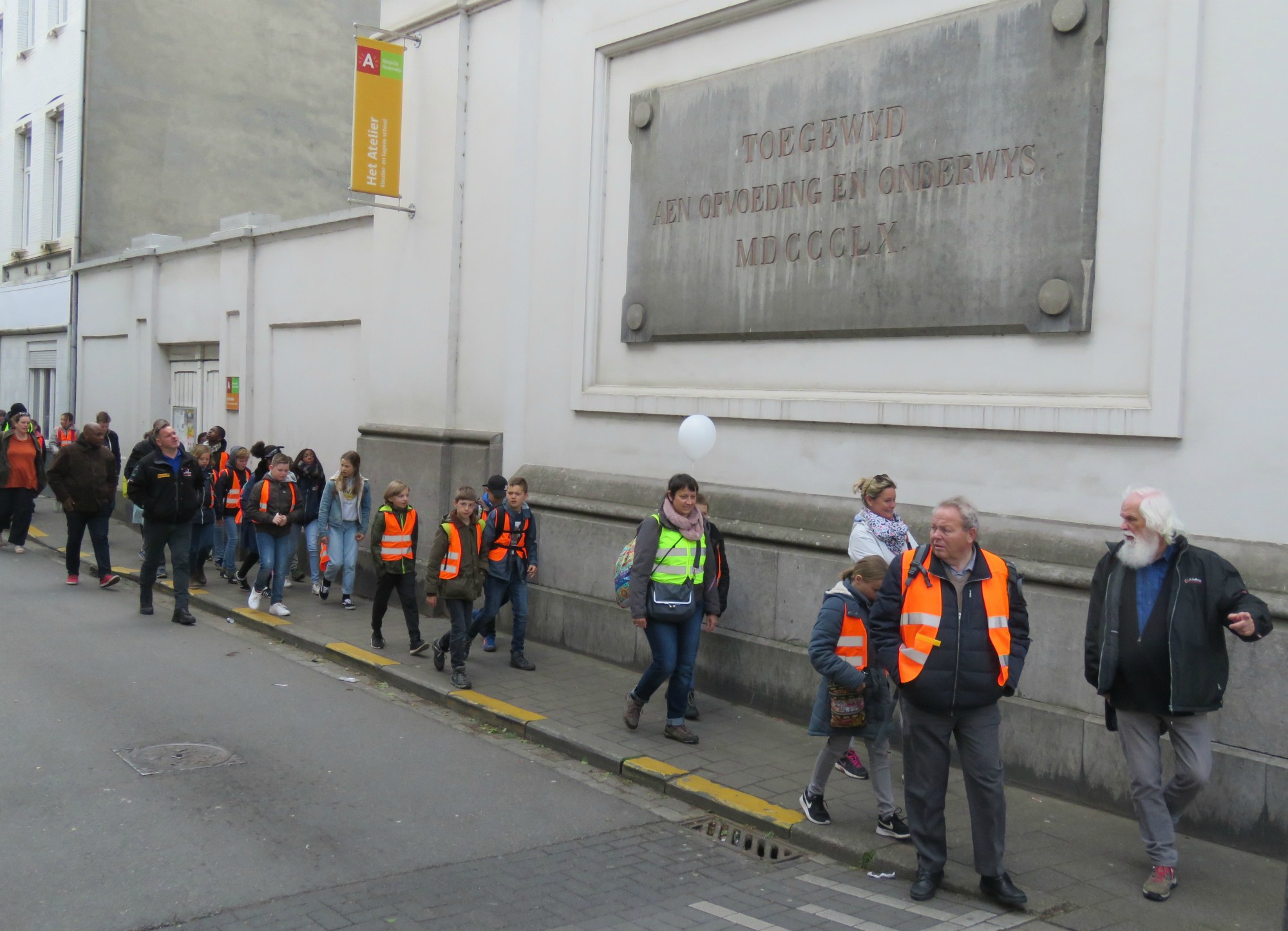 Op stap in de Lange Zavelstraat in Antwerpen Noord