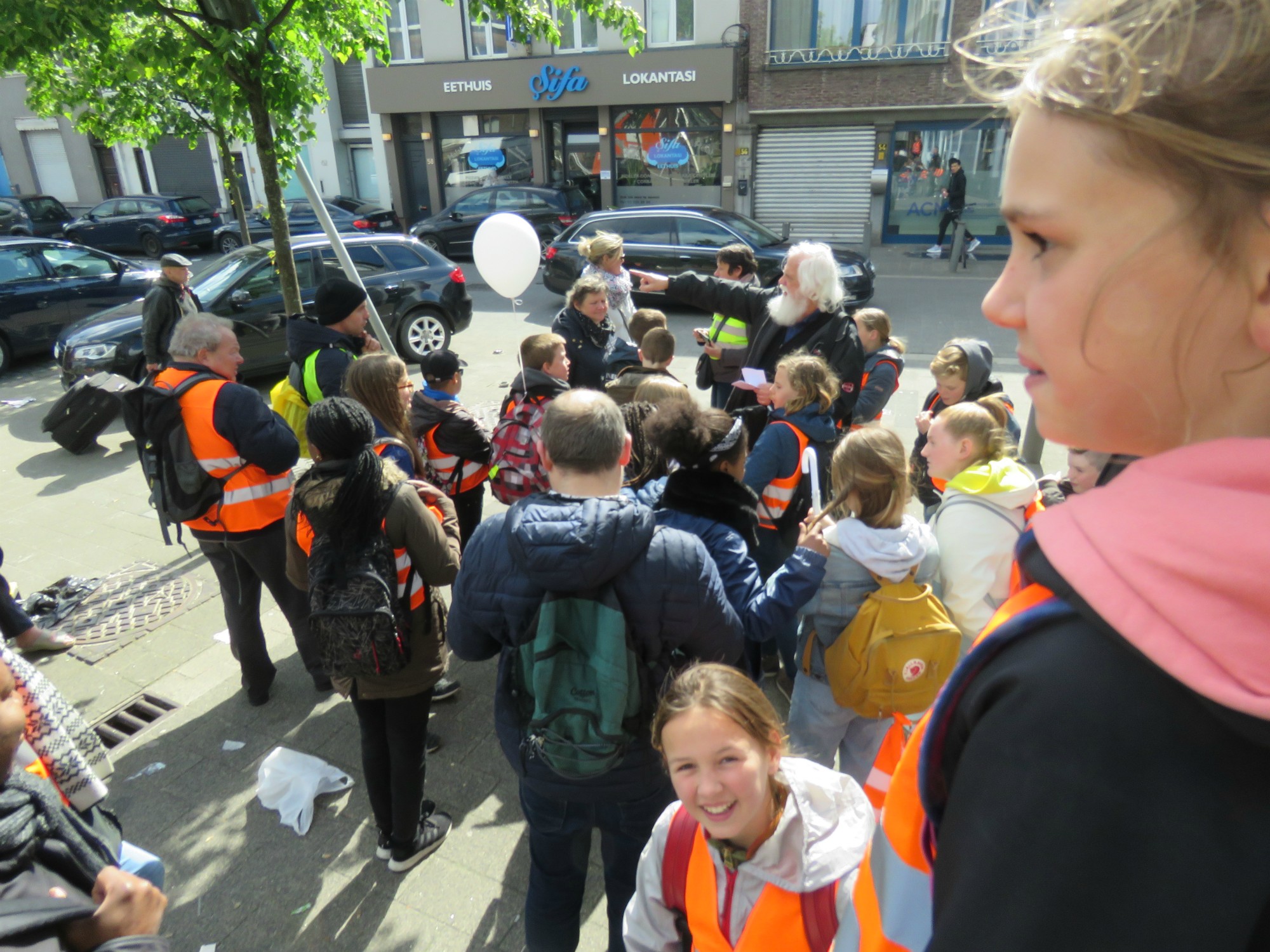 Tijd voor een break... aan metrohalte Handel