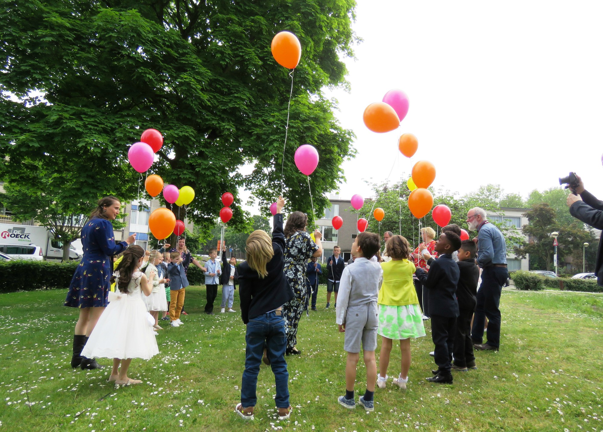 De ballonnen worden opgelaten