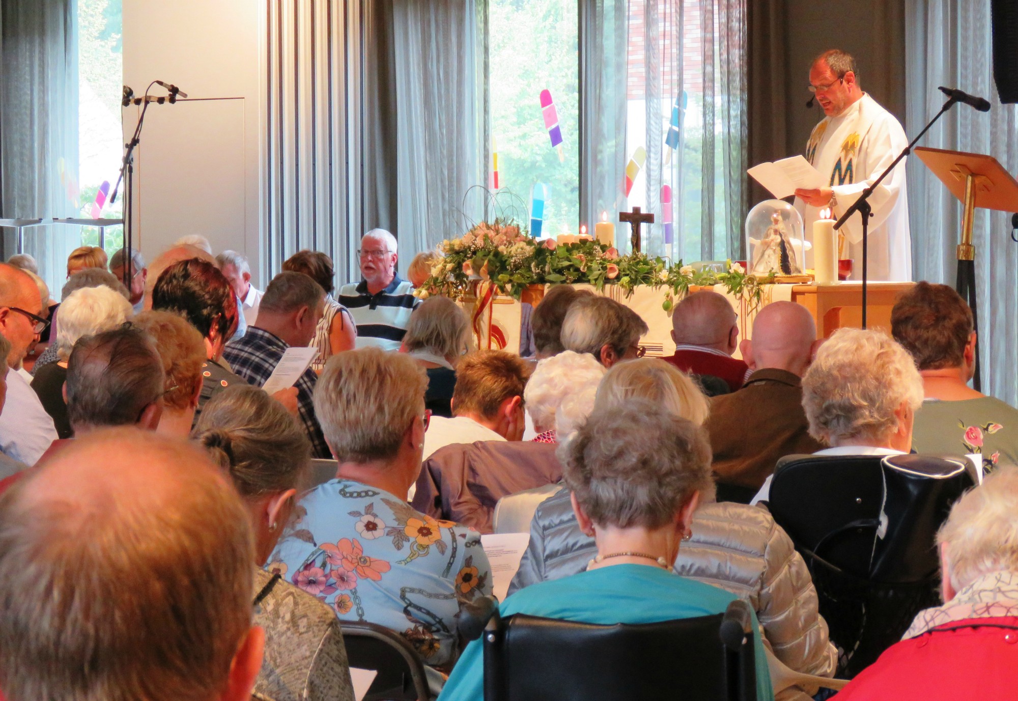 Viering moederdag in WZC Hof ter Schelde