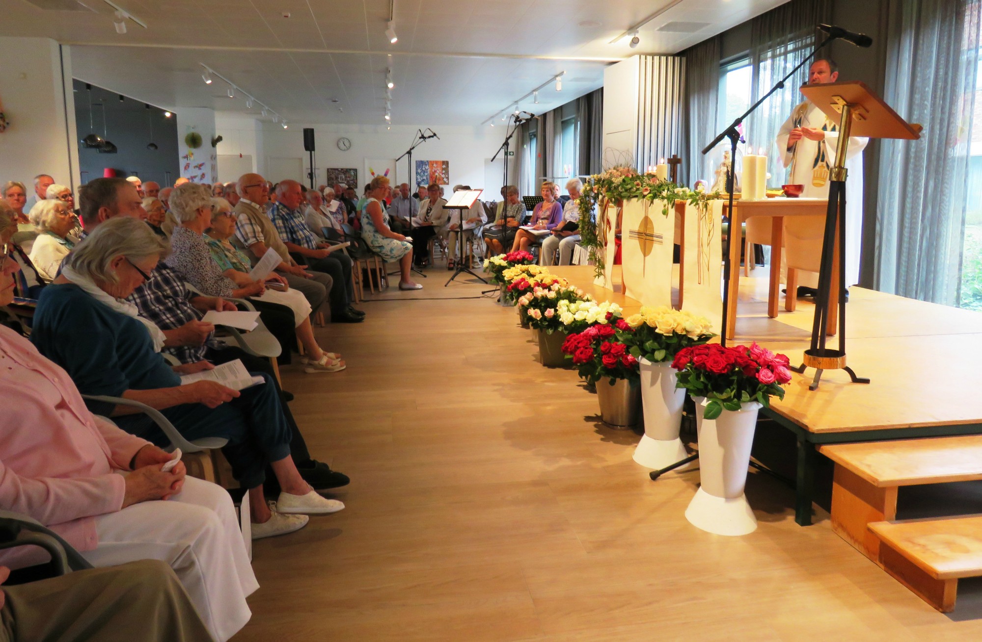 Viering moederdag in WZC Hof ter Schelde