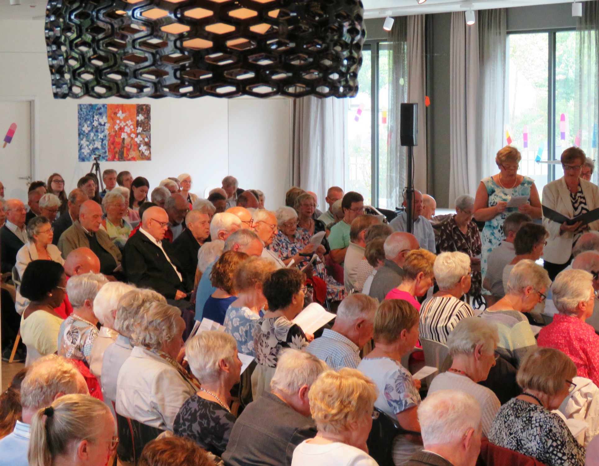 Viering moederdag in WZC Hof ter Schelde