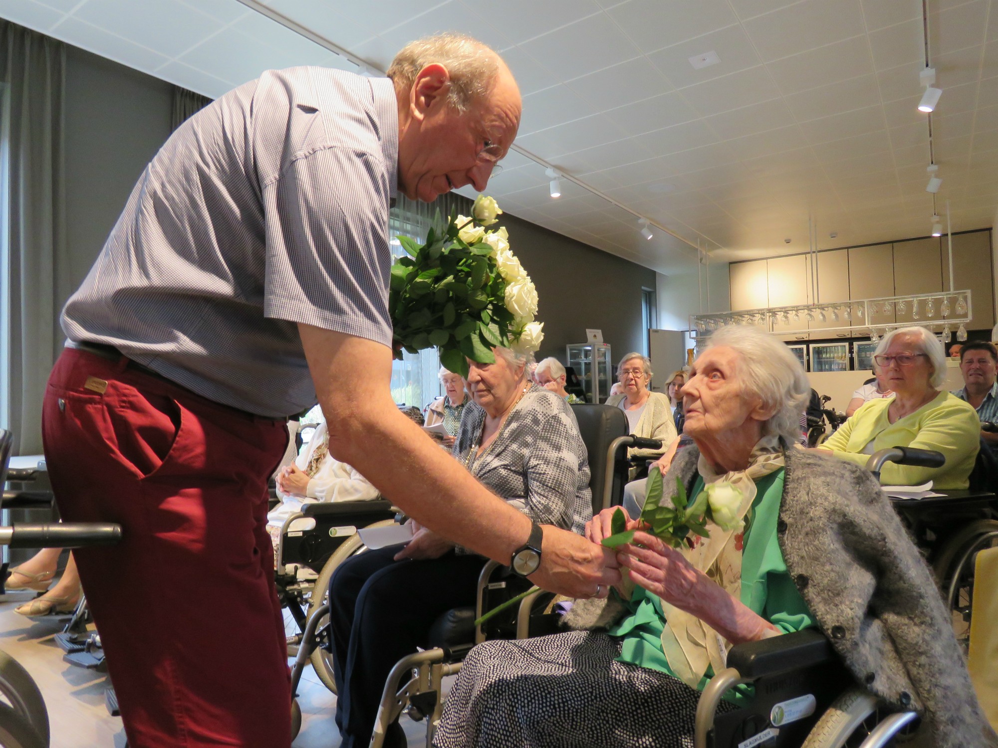 Viering moederdag in WZC Hof ter Schelde