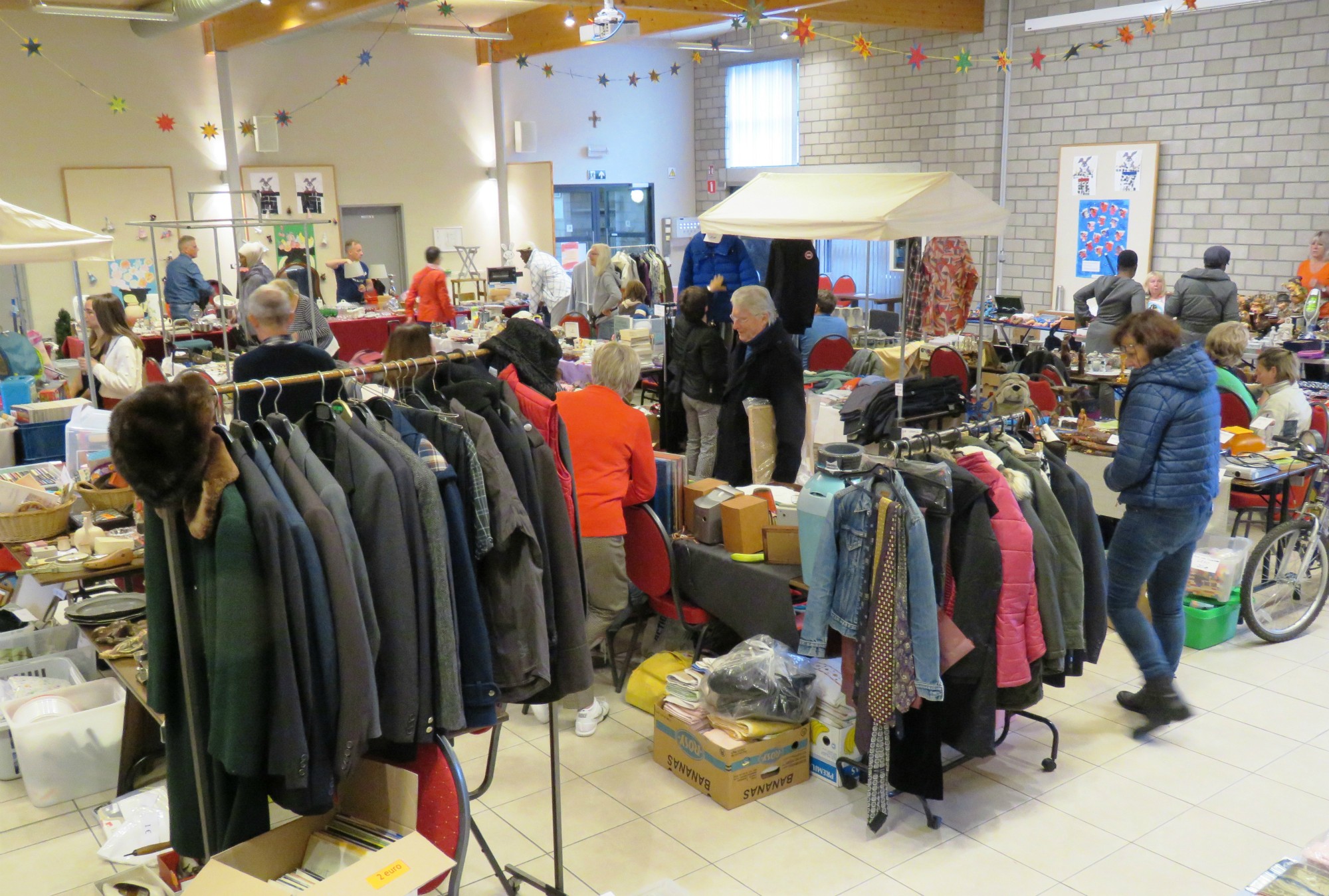 De rommelmarkt gaat ondertussen door