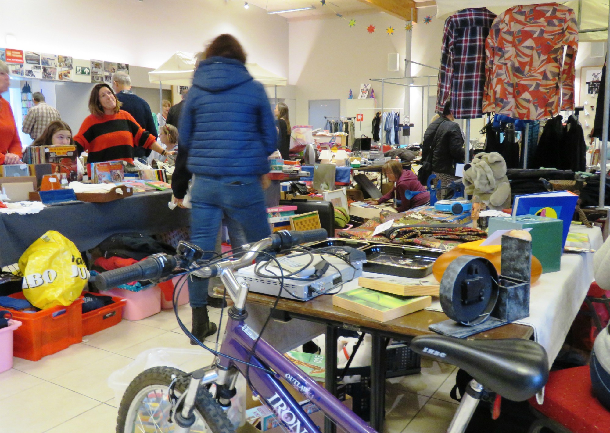 De rommelmarkt gaat ondertussen door