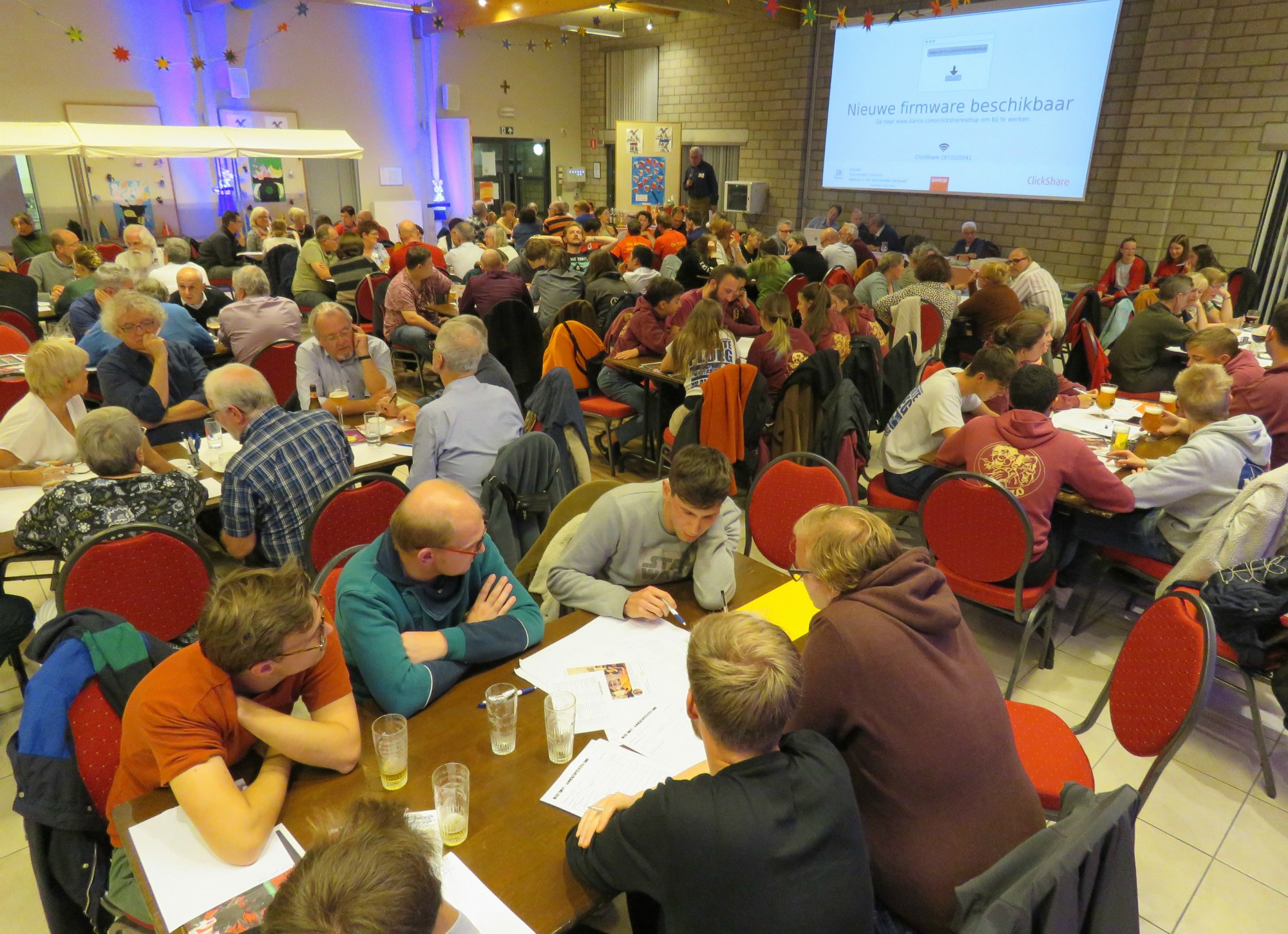 De zaal was helemaal volgelopen voor de Ludieke quiz