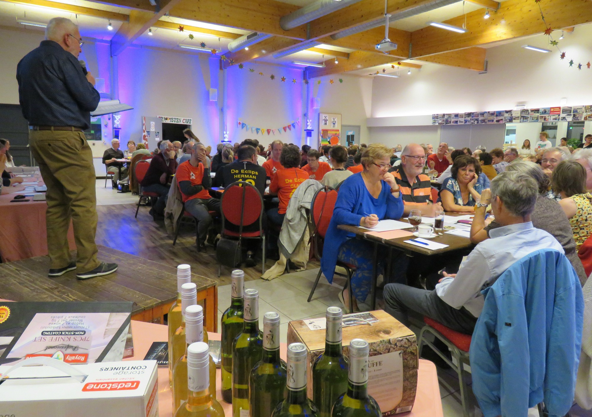 De zaal was helemaal volgelopen voor de Ludieke quiz