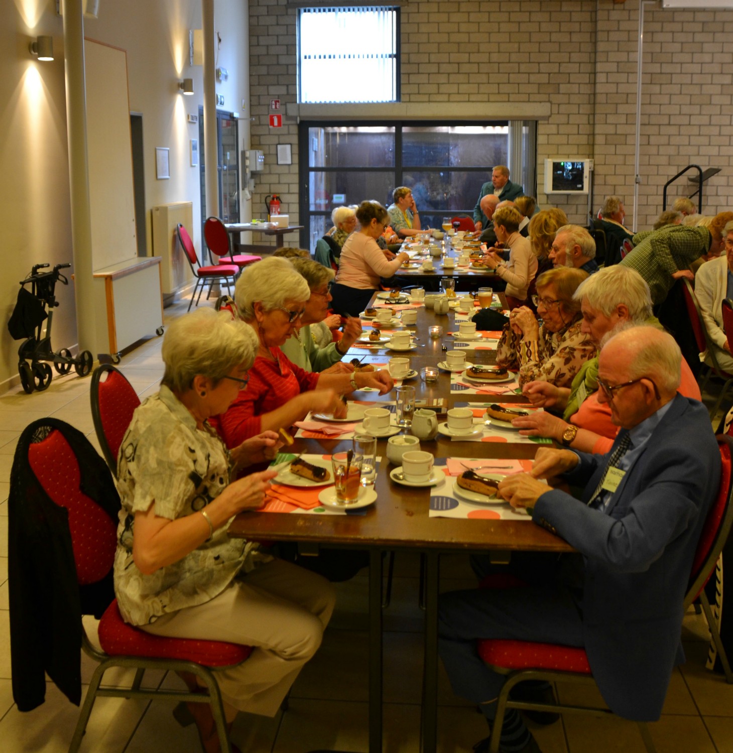 Genieten van een dessertje