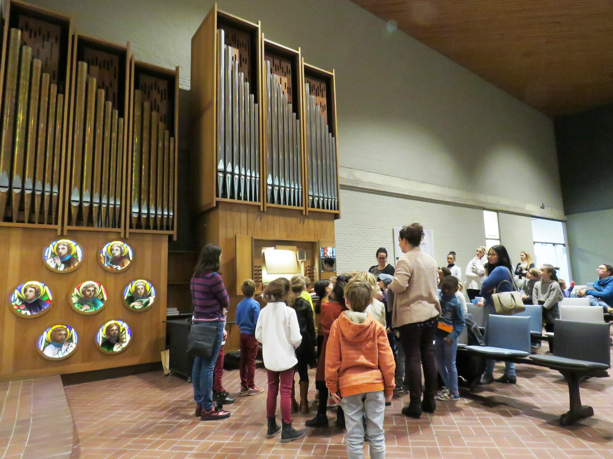 Het orgel heeft wel meer dan 1100 orgelpijpen, de grootste langer dan 3 meter