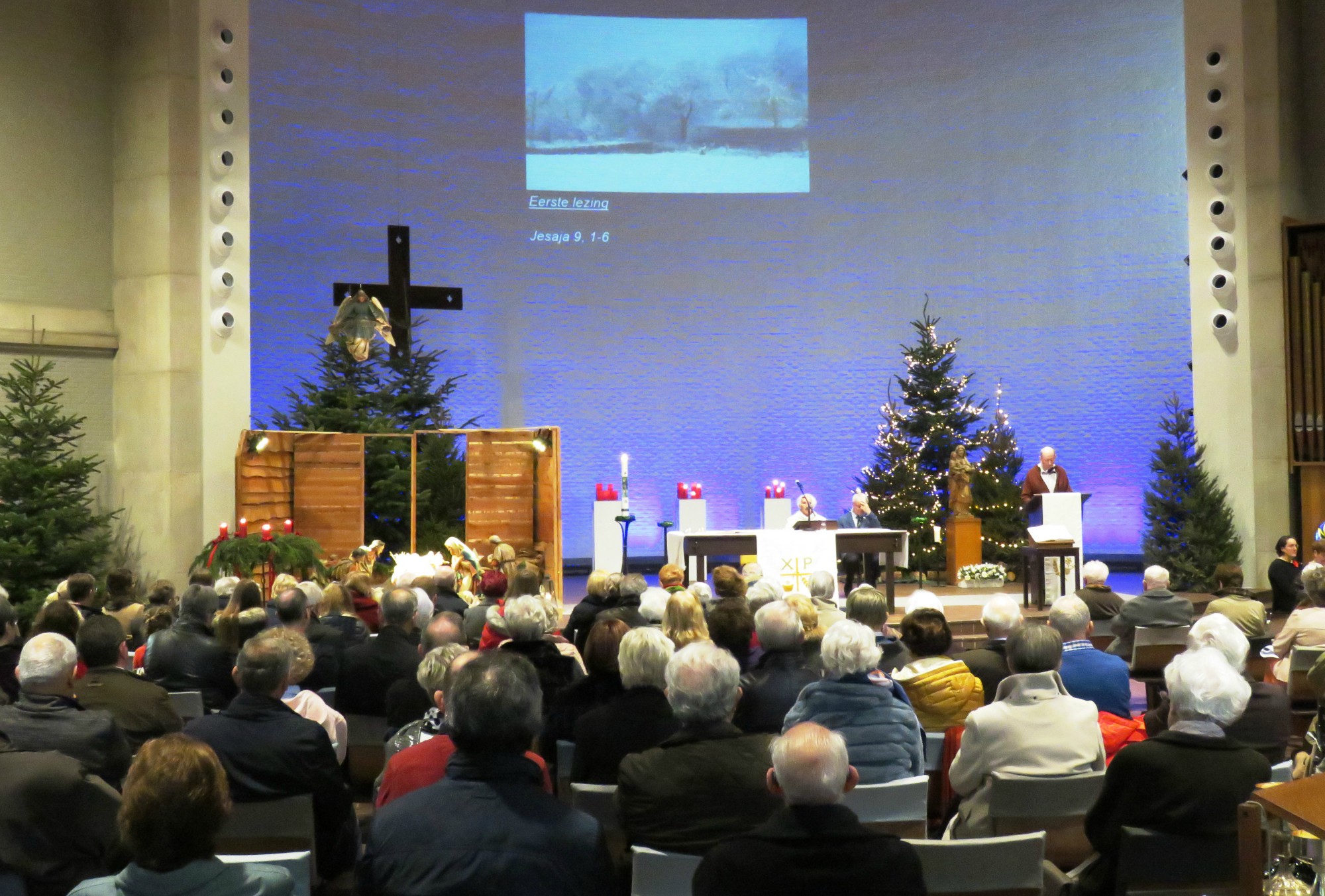 Lector: Remy Van Looveren, voorganger pater Hugo Dierick