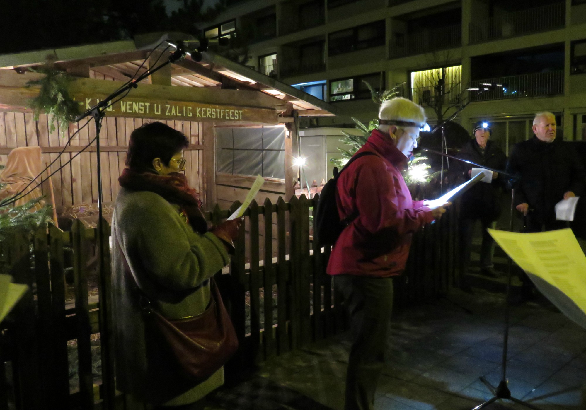 Louisa zong heel de avond voor, en de groep viel in