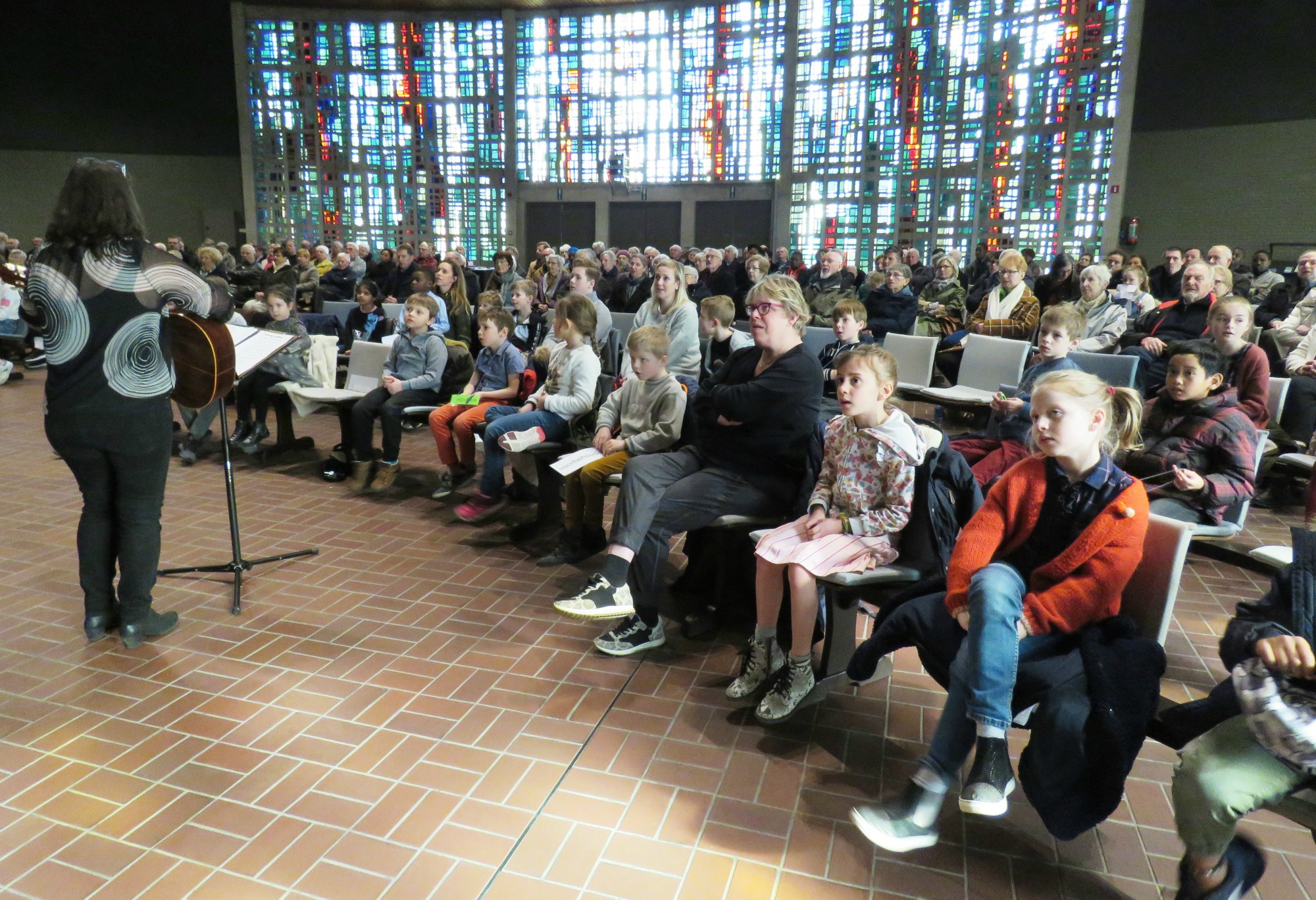 'Kom aan tafel' door de eerste communicanten