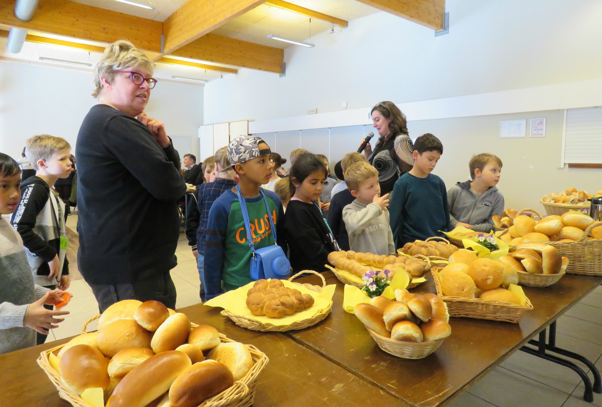 Samen rond de vriendschapsbroden die we zelf maakten