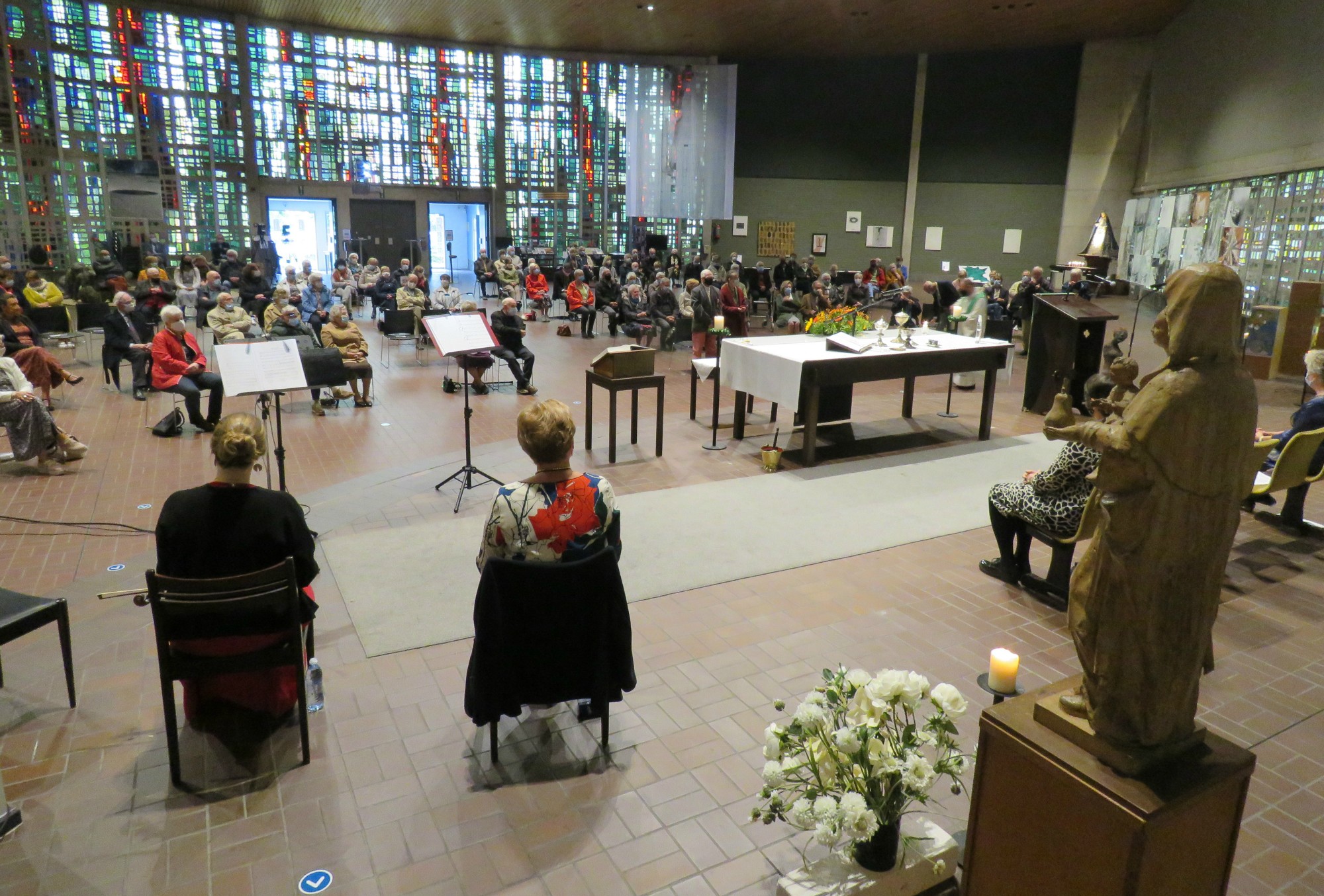 Afscheidsviering pastoor Herman Augustyns in de Sint-Anna-ten-Drieënkerk, Antwerpen Linkeroever