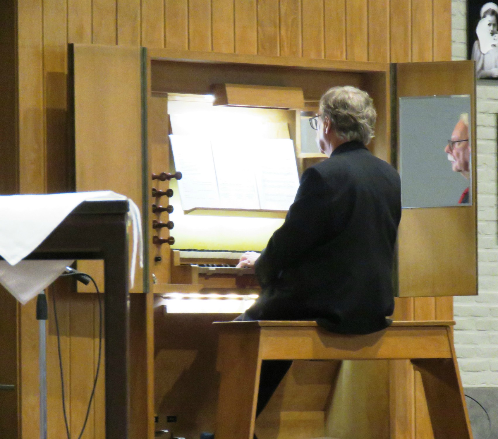 Zang door Myriam Baert, Joannes Thuy aan het orgel, viool door Louise Vanbiervliet