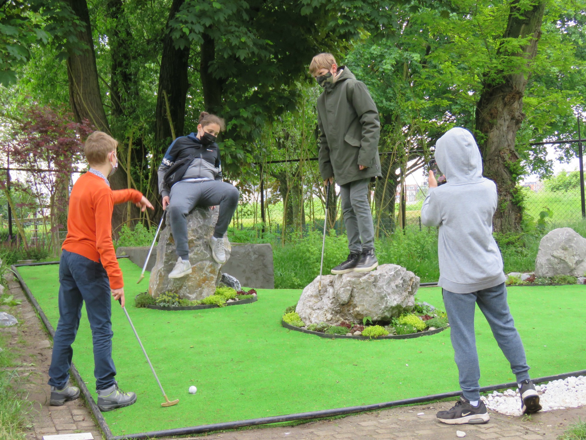 Eerste gezamenlijke activiteit vormelingen 2021 | Zoektocht en minigolf