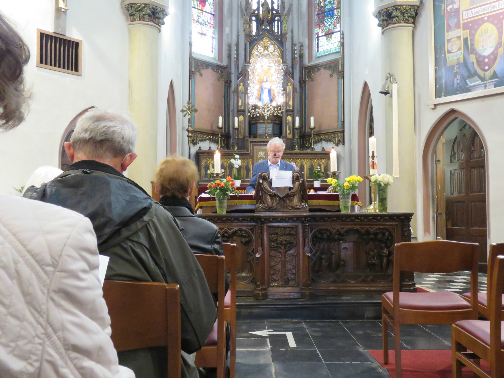Bedevaart naar Gaverland - Gebedsviering in het kapelletje, voorgegaan door Marc Tassier