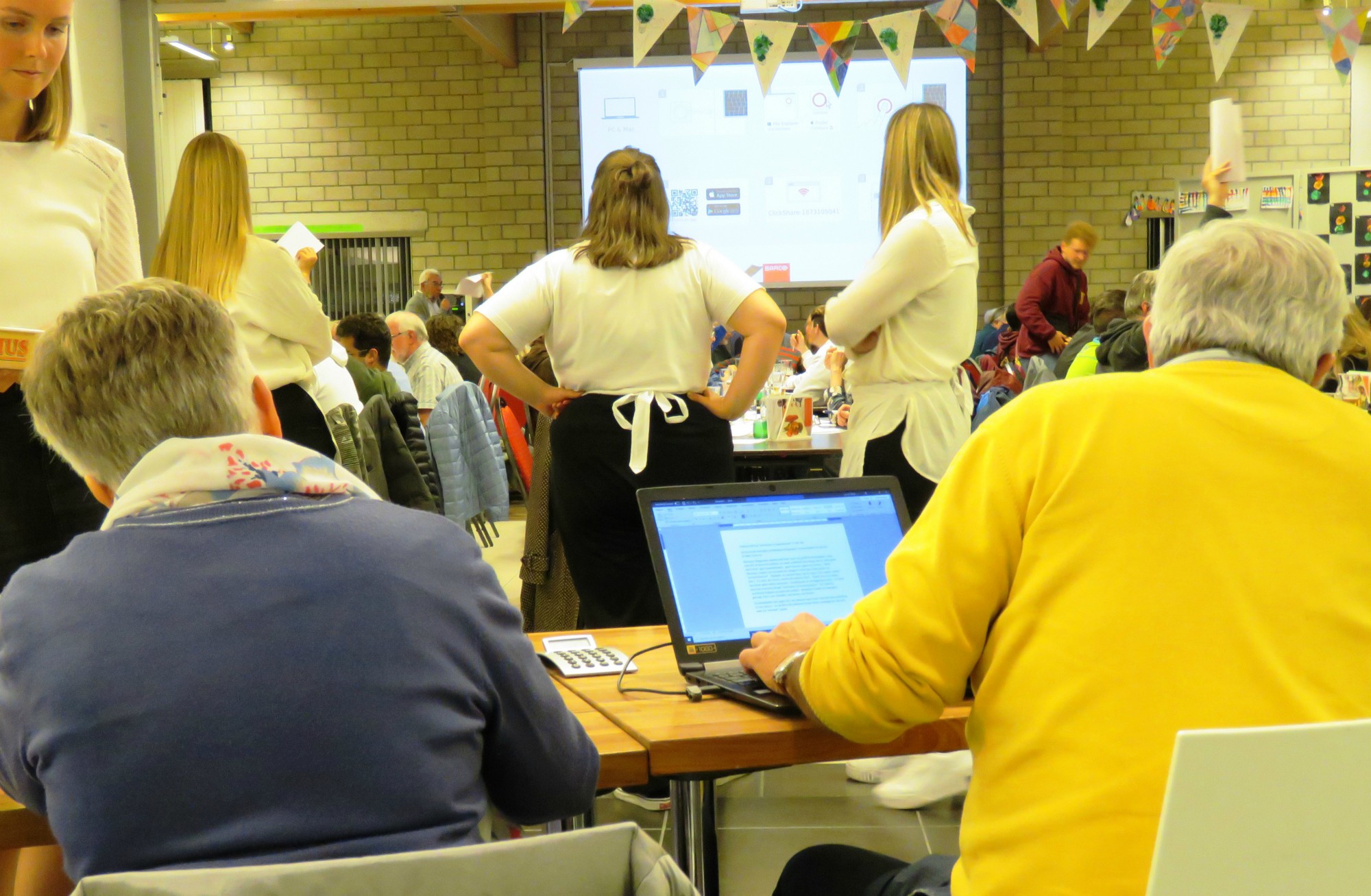 Registratie via de computer, bediening aan tafel