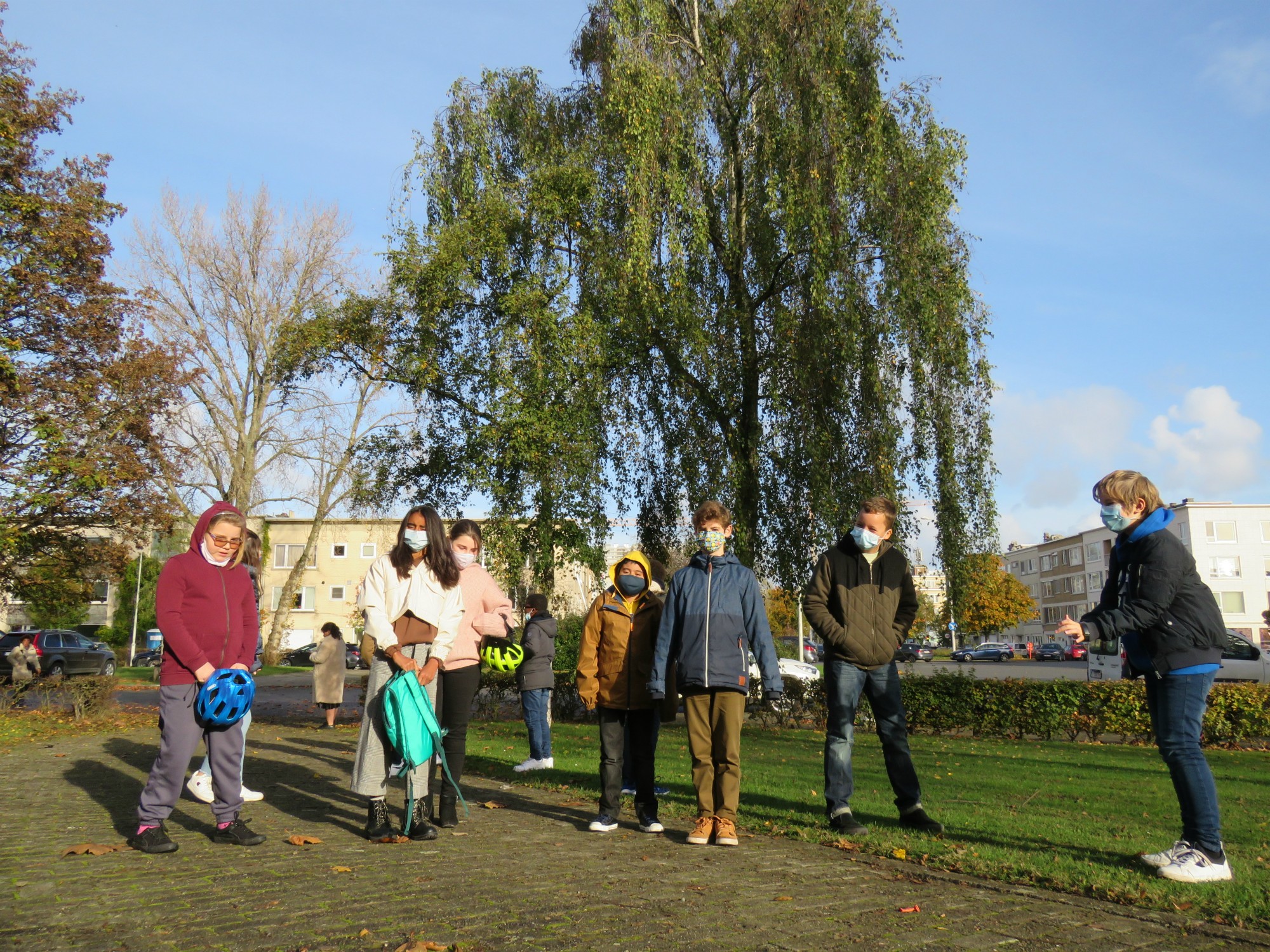 Heel even ontspannen in de zon, vlak voor de viering