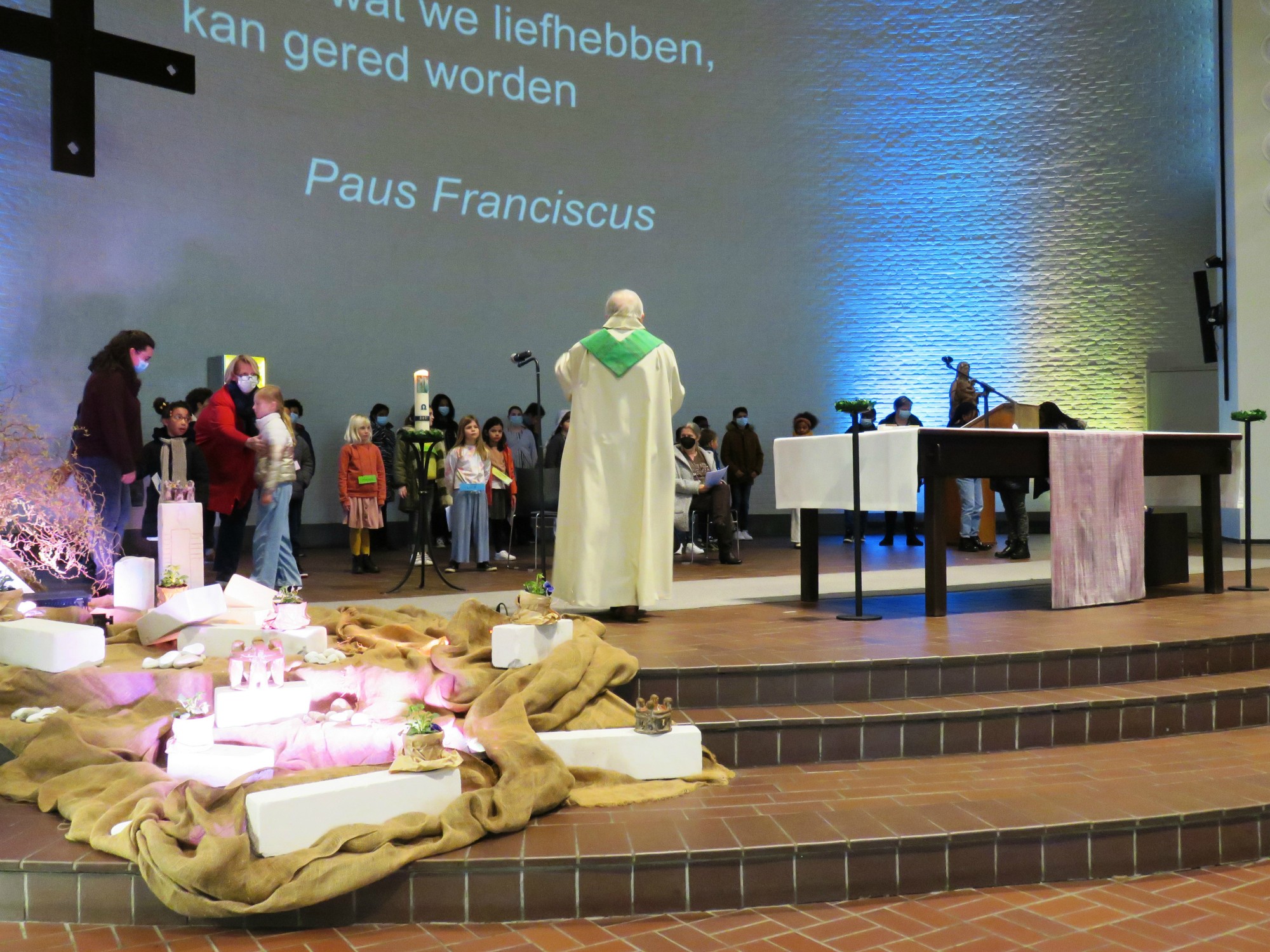 Woordje na de lezingen door priester Paul Scheelen