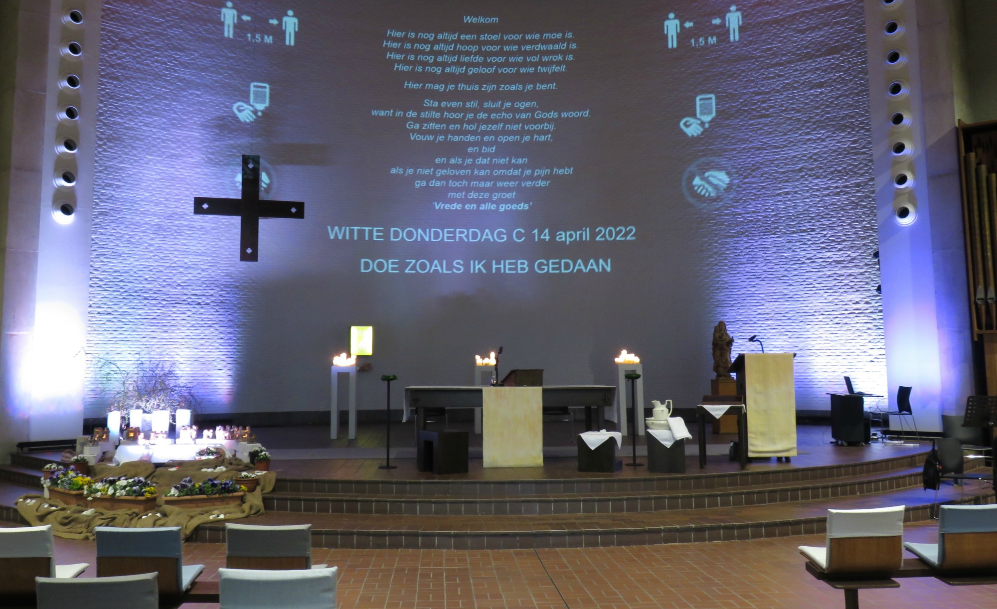 Warm welkom voor de viering van Witte Donderdag - Sint-Anna-ten-Drieënkerk, Antwerpen Linkeroever