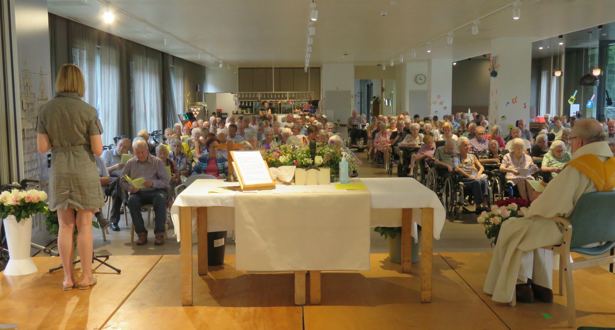 Openluchtviering - Moederdag - WZC Hof ter Schelde - Voorganger Paul Scheelen