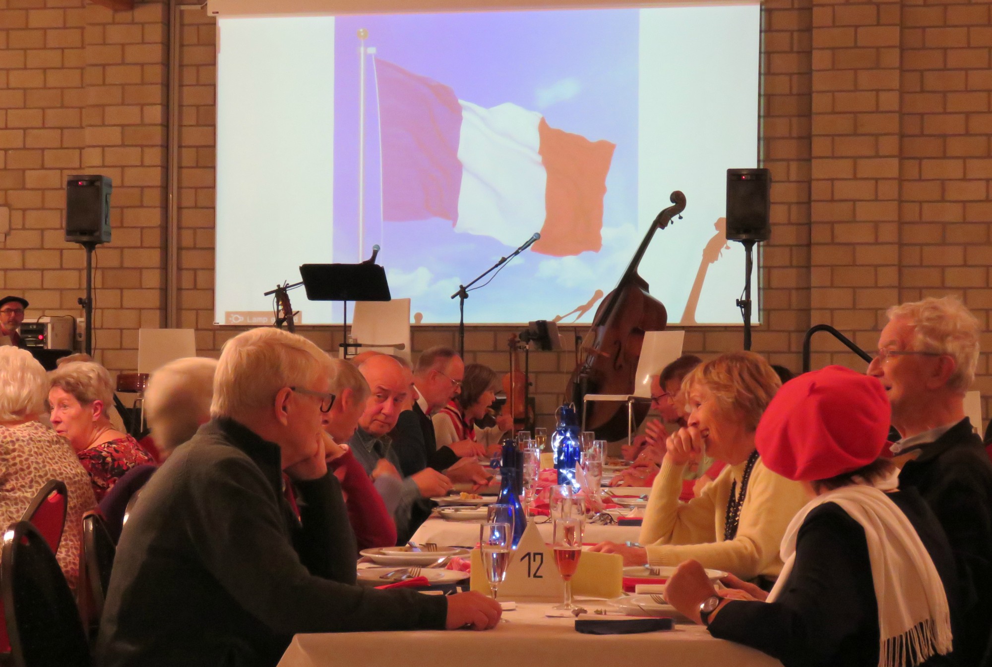 Fête d'hiver| Thema Frankrijk | Brasserie Croque-Notes met repertoire van Georges Brassens