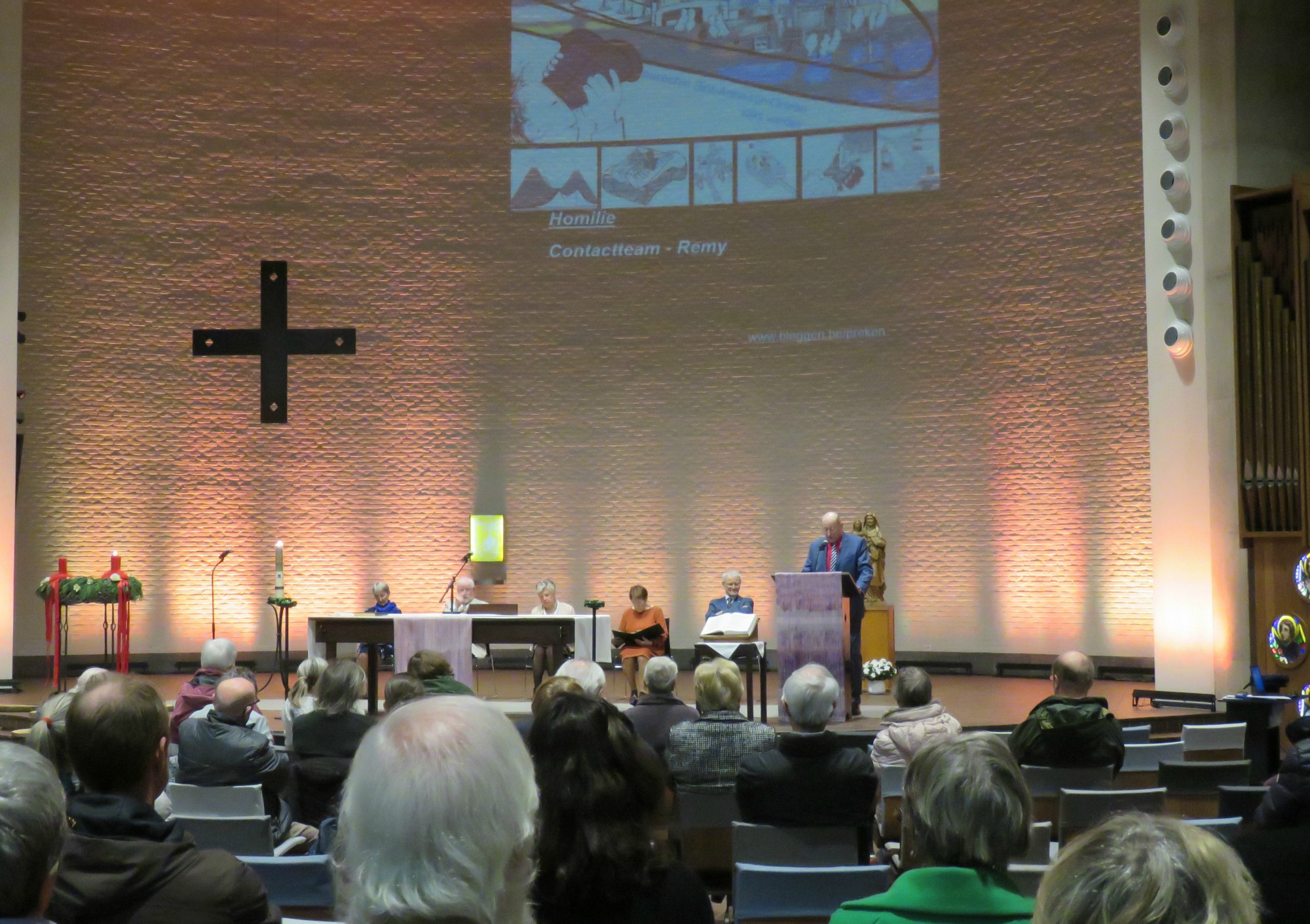 Engagementsviering op de eerste zondag van de advent | Sint-Anna-ten-Drieënkerk, Antwerpen Linkeroever