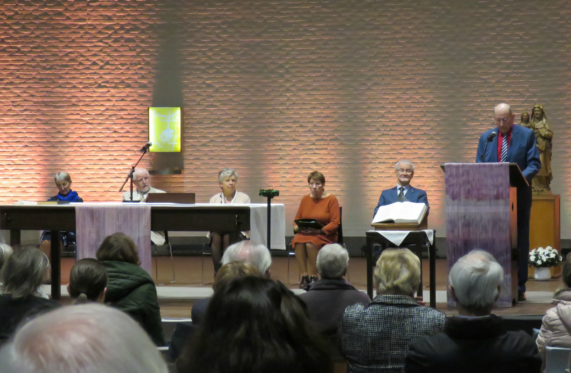 Engagementsviering op de eerste zondag van de advent | Sint-Anna-ten-Drieënkerk, Antwerpen Linkeroever