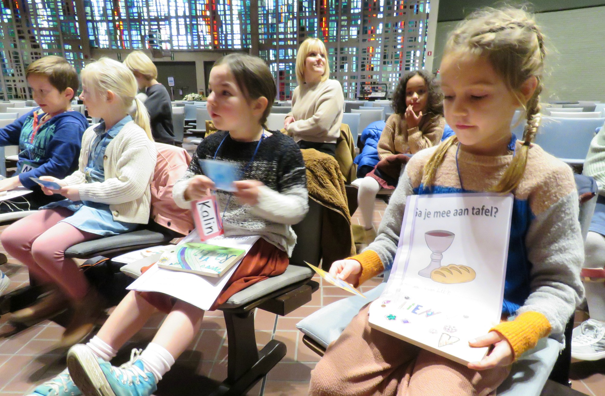 Catechesemoment 2 - Bezoek aan de kerk - Eerste communicanten 2023 - Sint-Anna-ten-Drieënkerk, Antwerpen Linkeroever