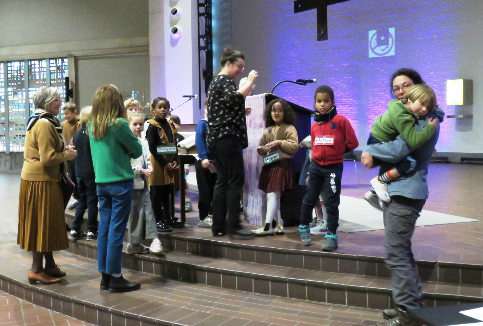 Catechesemoment 2 - Bezoek aan de kerk - Eerste communicanten 2023 - Sint-Anna-ten-Drieënkerk, Antwerpen Linkeroever