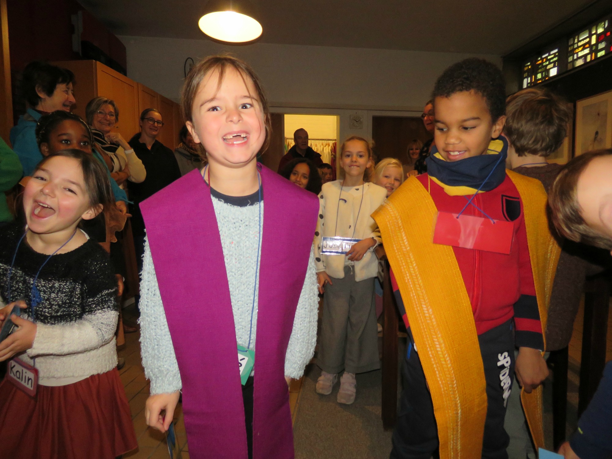 In de sacristie komt enkel de priester