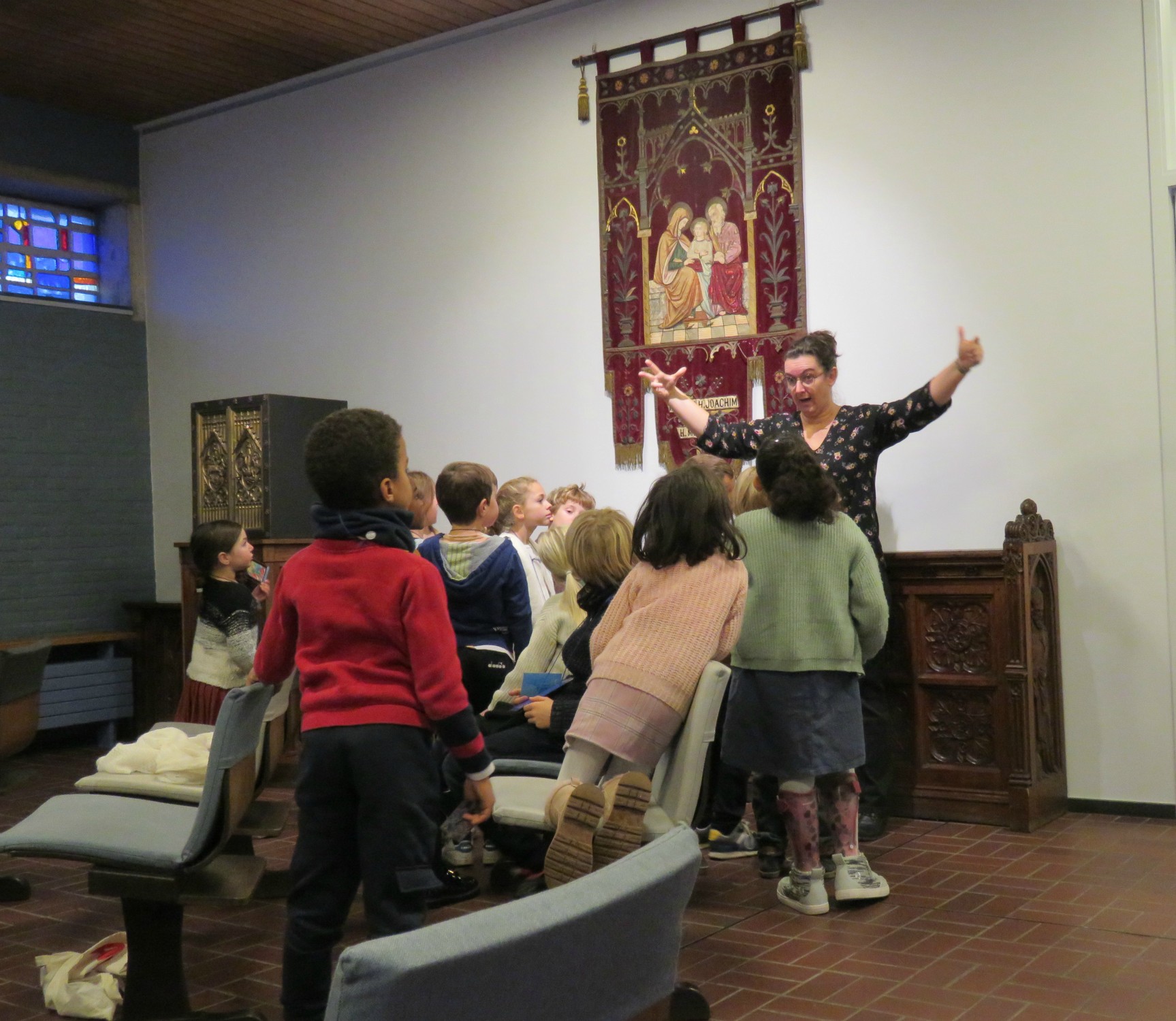 Catechesemoment 2 - Bezoek aan de kerk - Eerste communicanten 2023 - Sint-Anna-ten-Drieënkerk, Antwerpen Linkeroever