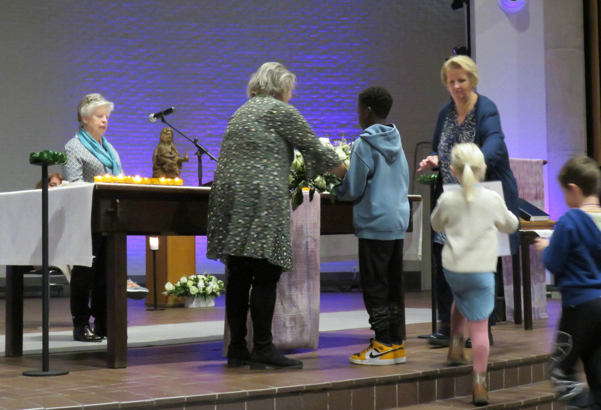 Wegwijzerviering - Advent - Eerste communicanten en vormelingen - Sint-Anna-ten-Drieënkerk