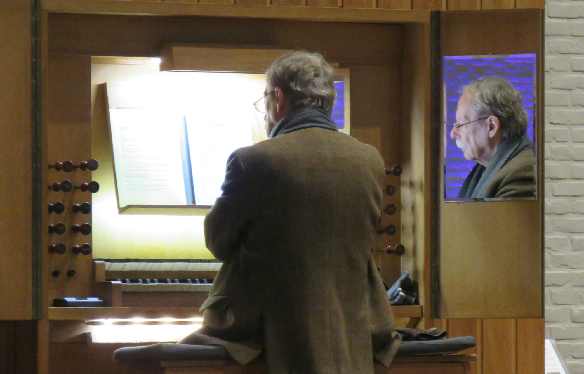 Joannes Thuy aan het orgel