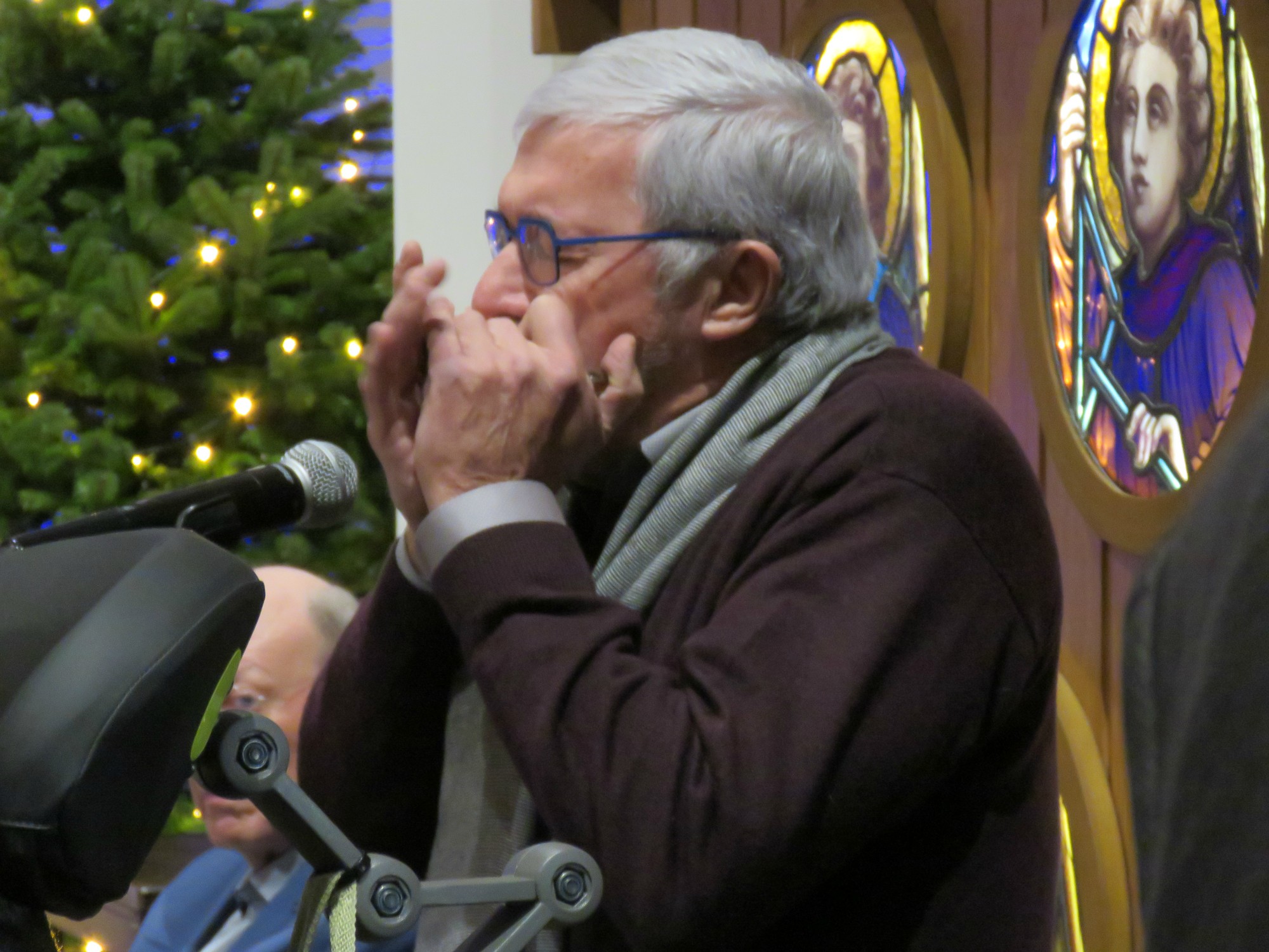 Stille Nacht met Jan Van Noten op mondharmonica en Joannes Thuy aan het orgel