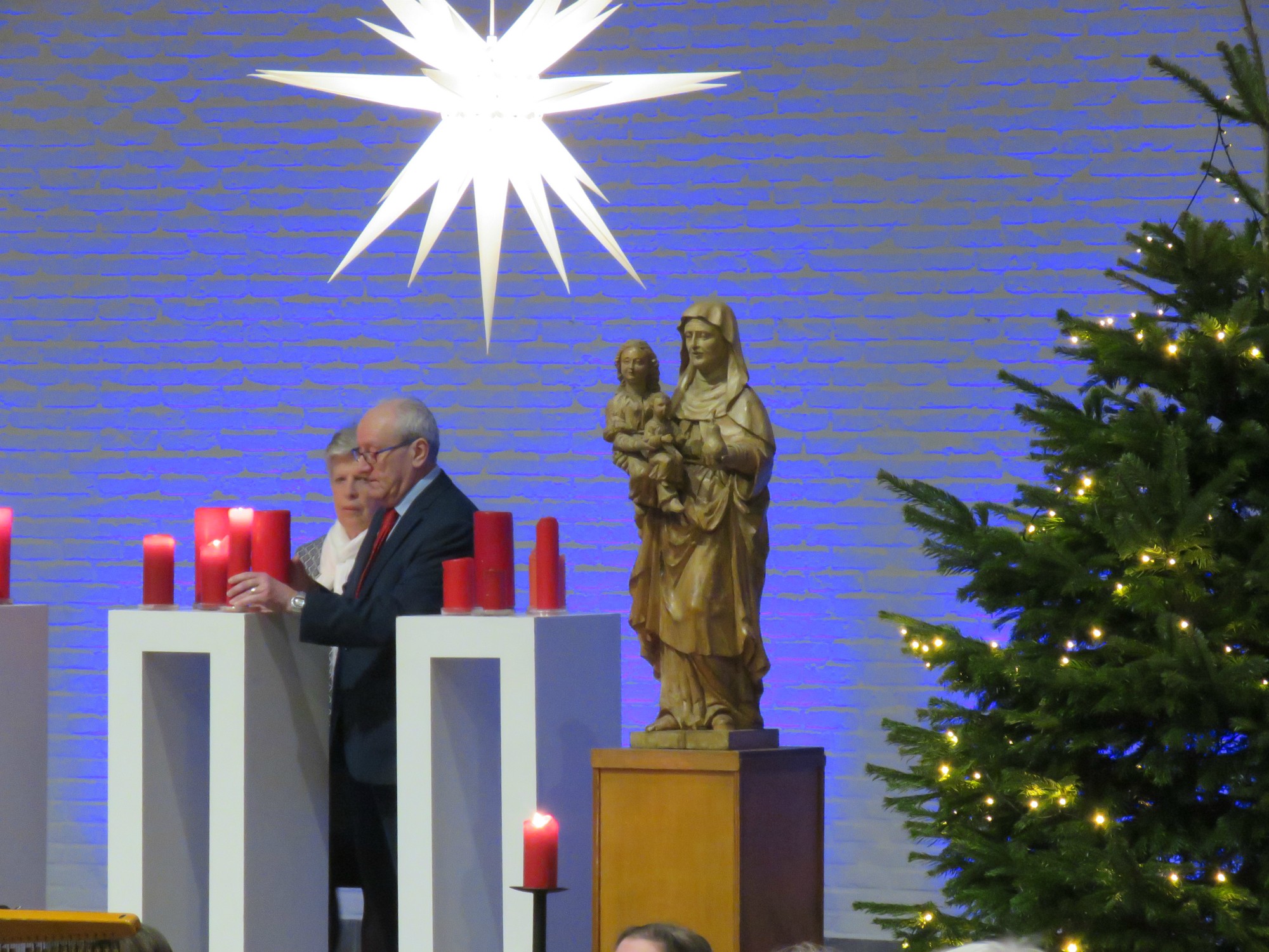 Kerstdagviering - Voorganger Paul Scheelen - Sint-Annakoor o.l.v. Myriam Baert | Orgel Joannes Thuy - Sint-Anna-ten-Drieënkerk, Antwerpen Linkeroever