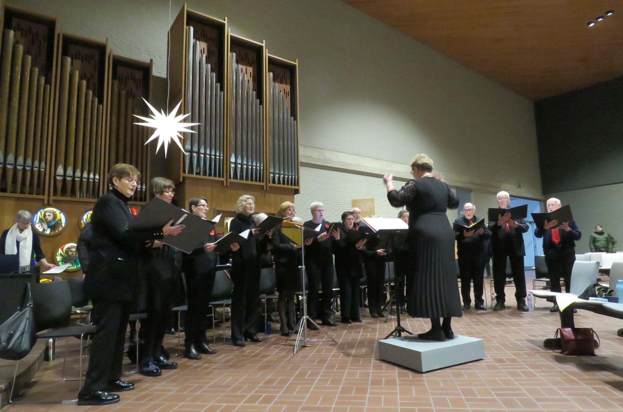 Slotlied door het Sint-Annakoor o.l.v. Myriam Baert | Orgel Joannes Thuy