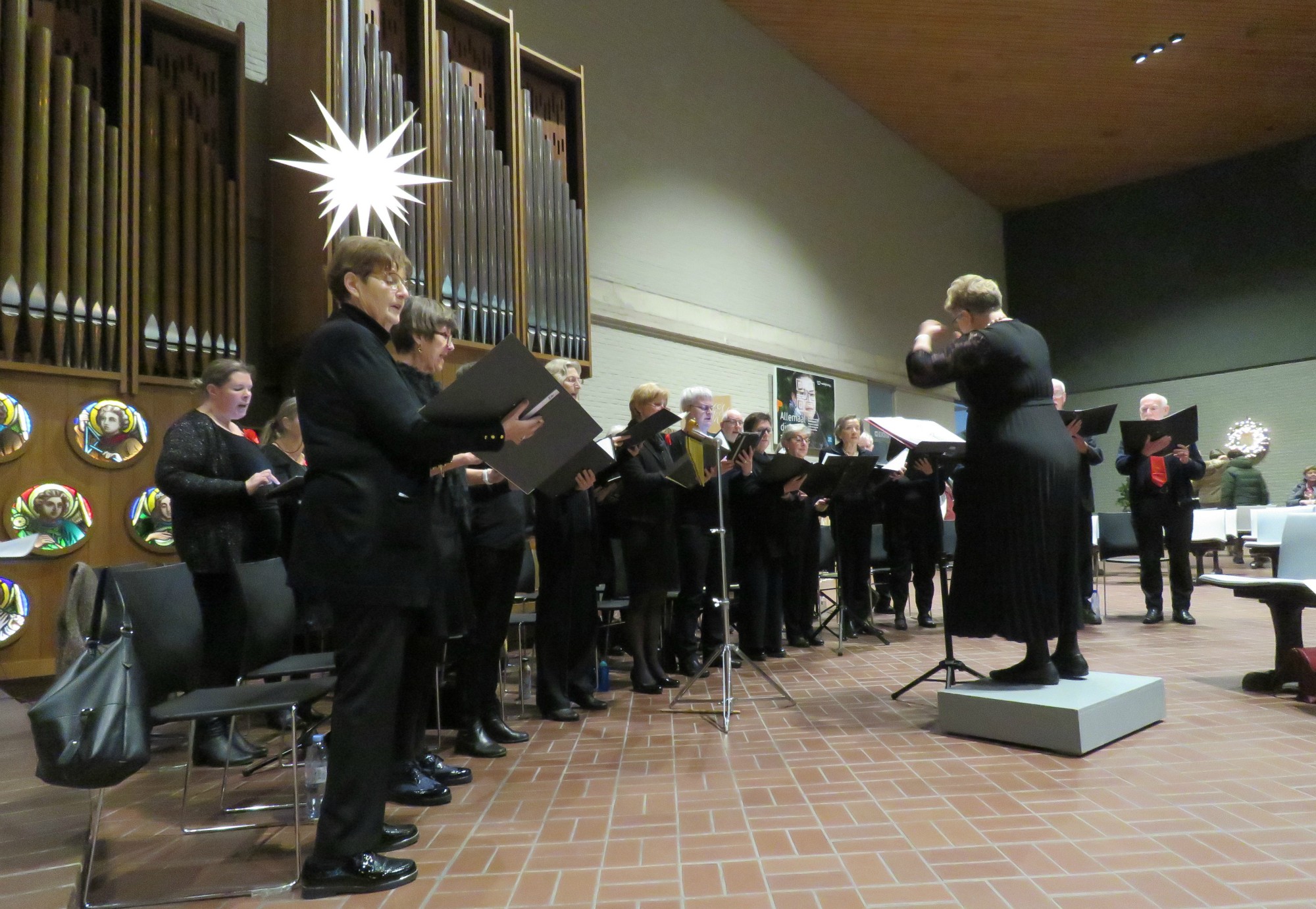 Slotlied door het Sint-Annakoor o.l.v. Myriam Baert | Orgel Joannes Thuy