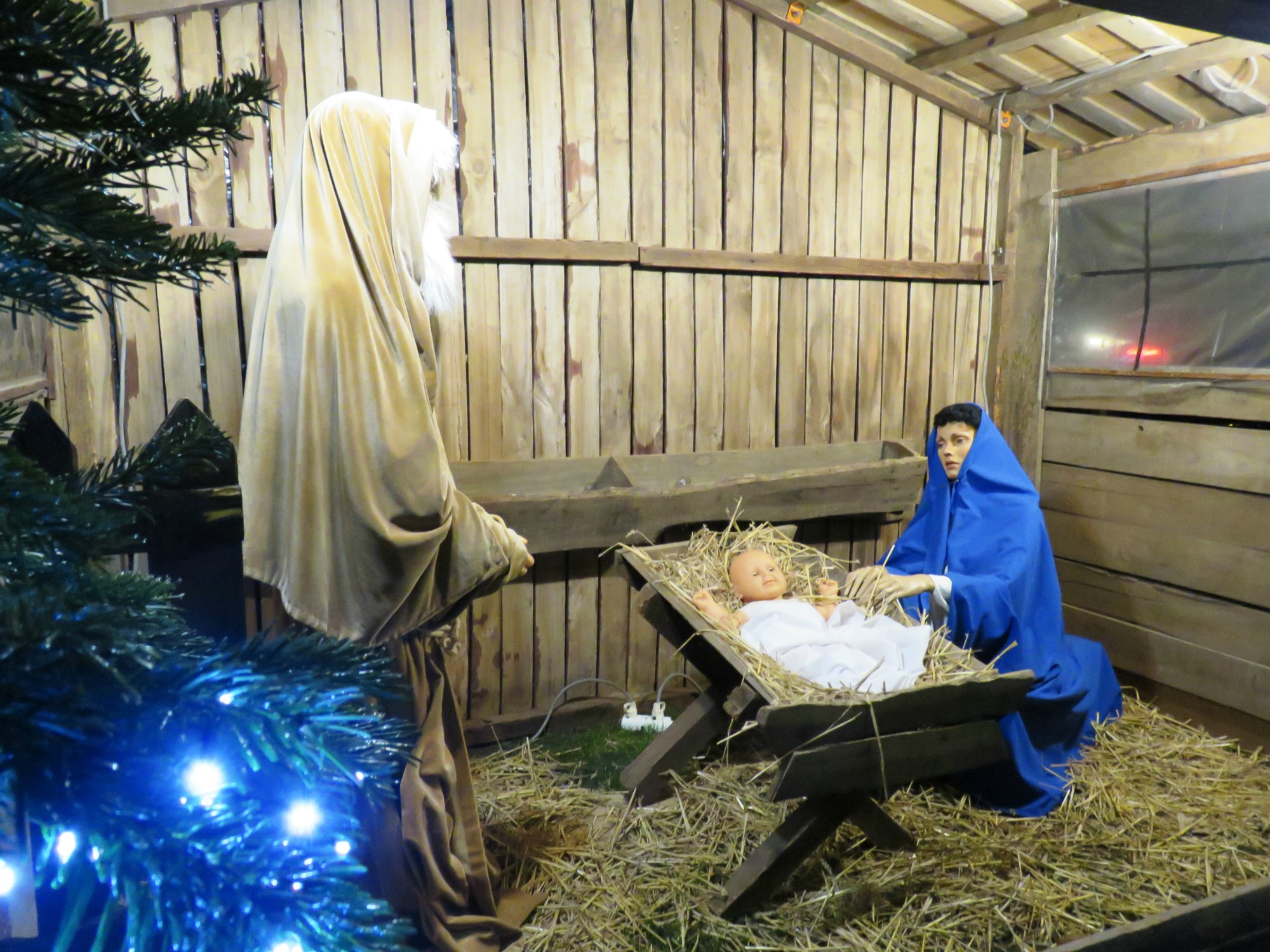 Kerststalzingen aan de KWB kerststal van de Melis Stokelaan, Antwerpen Linkeroever