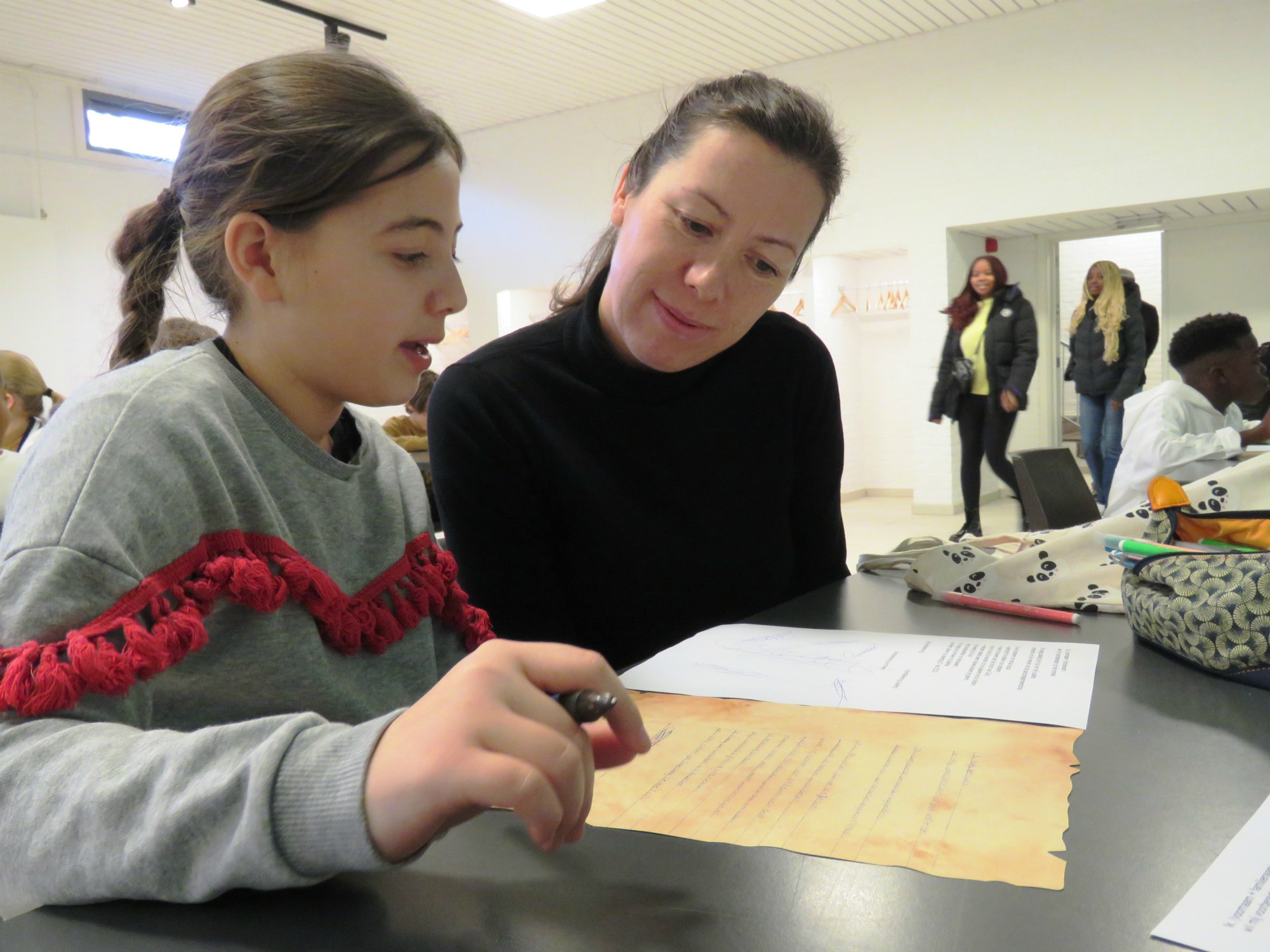 Catechesemoment 5 | Vormelingen 2023 | Schrijven van een charter | Wegwijzerviering | Sint-Anna-ten-Drieënkerk, Antwerpen Linkeroever