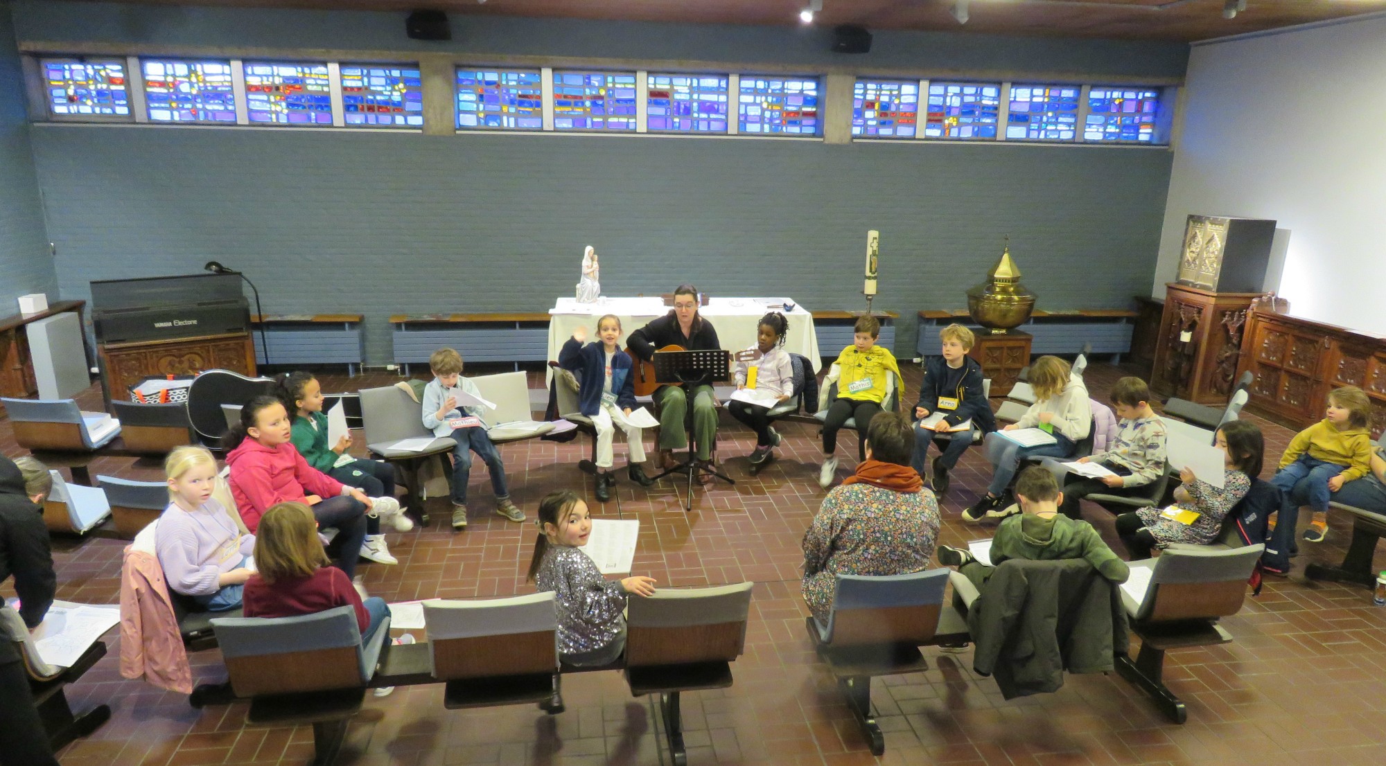 Catechesemoment 6 - Eerste communicanten 2023 - Wegwijzerviering - Palmzondag - Sint-Anna-ten-Drieënparochie, Antwerpen Linkeroever