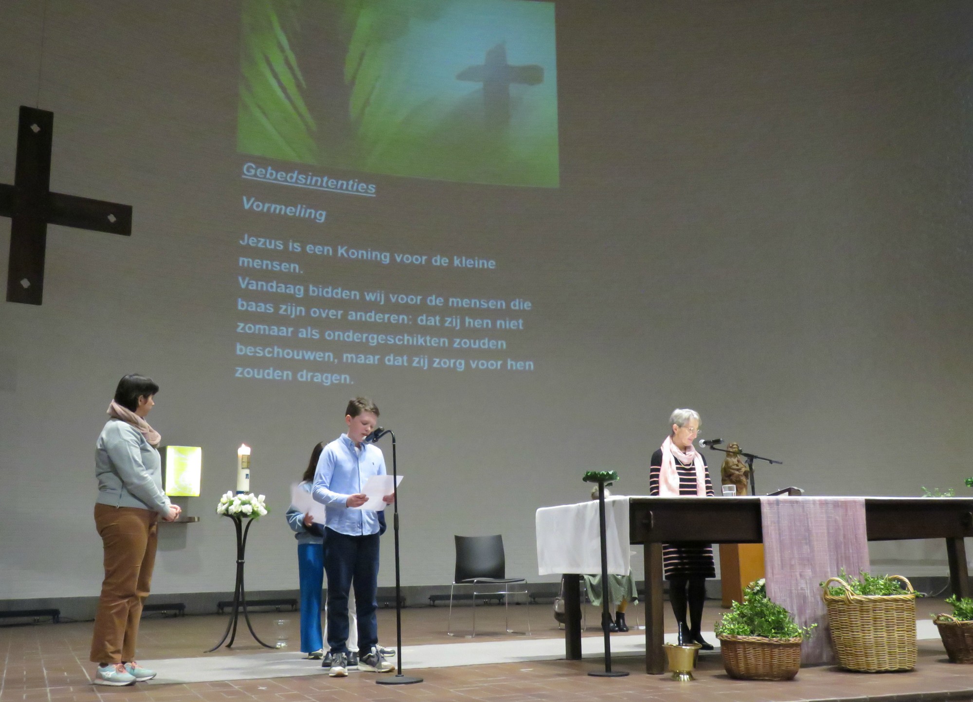 Catechesemoment 6 - Eerste communicanten 2023 - Wegwijzerviering - Palmzondag - Sint-Anna-ten-Drieënparochie, Antwerpen Linkeroever