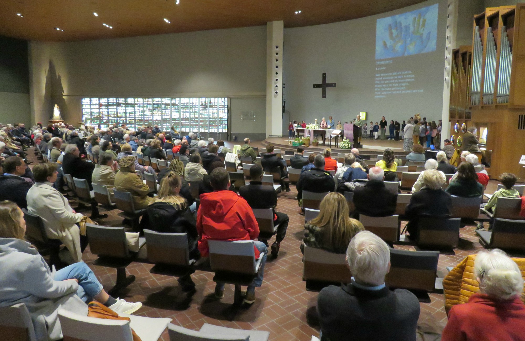 Catechesemoment 6 - Eerste communicanten 2023 - Wegwijzerviering - Palmzondag - Sint-Anna-ten-Drieënparochie, Antwerpen Linkeroever