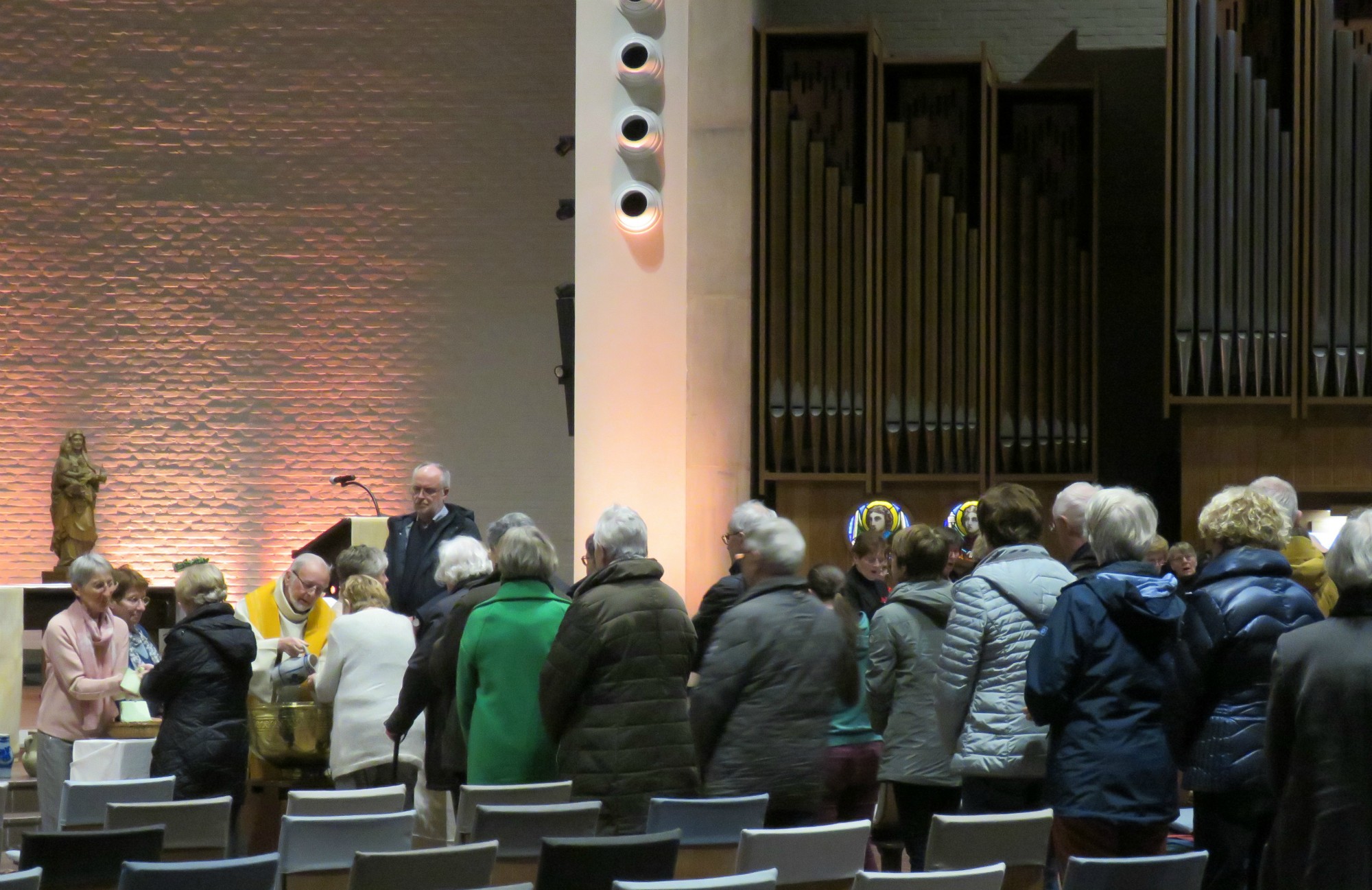 Witte Donderdag | Voetwassing | Sint-Annakoor o.l.v. Myriam Baert, Joannes Thuy, orgel |  Sint-Anna-ten-Drieënkerk, Antwerpen Linkeroever