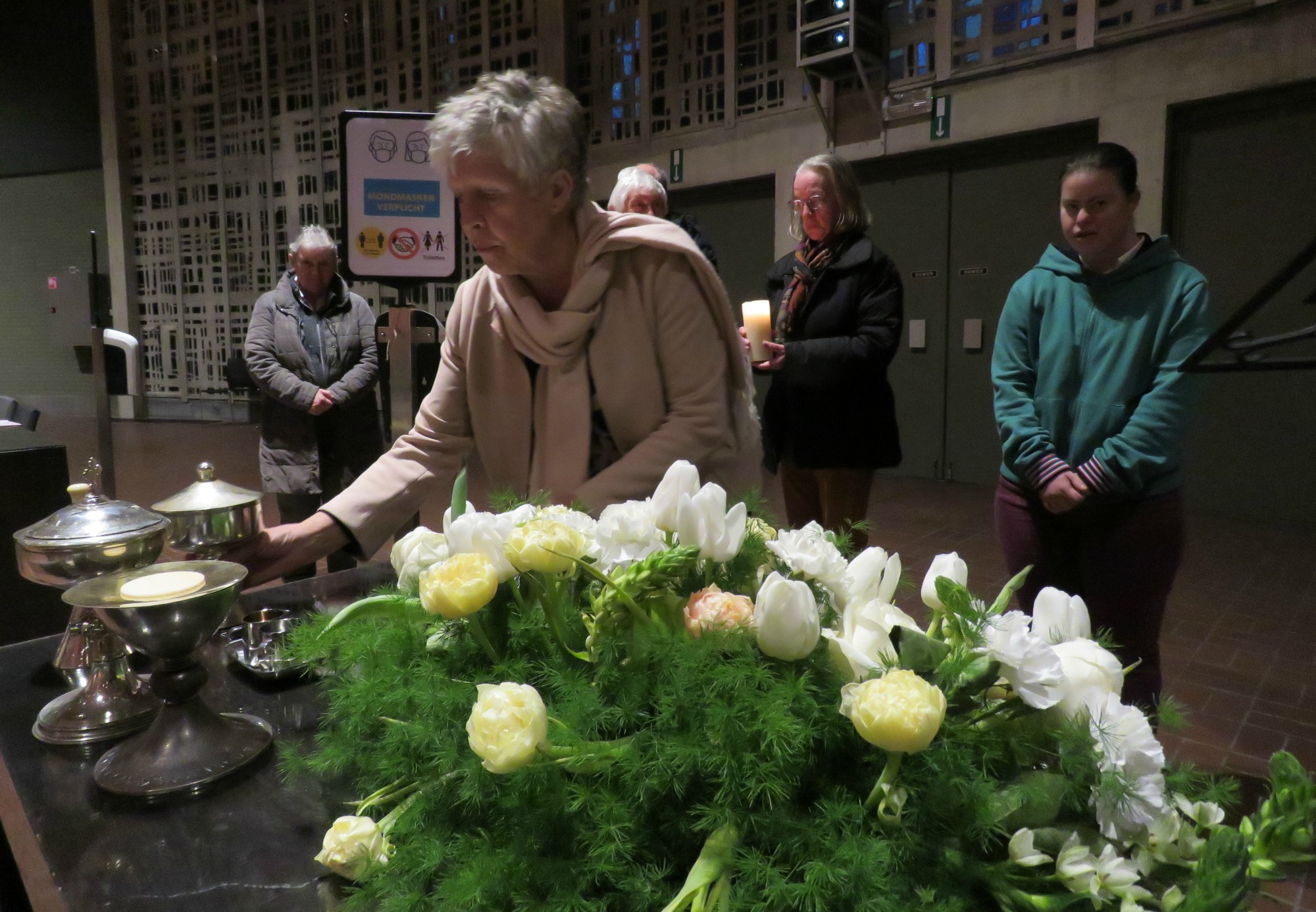 Witte Donderdag | Voetwassing | Sint-Annakoor o.l.v. Myriam Baert, Joannes Thuy, orgel |  Sint-Anna-ten-Drieënkerk, Antwerpen Linkeroever