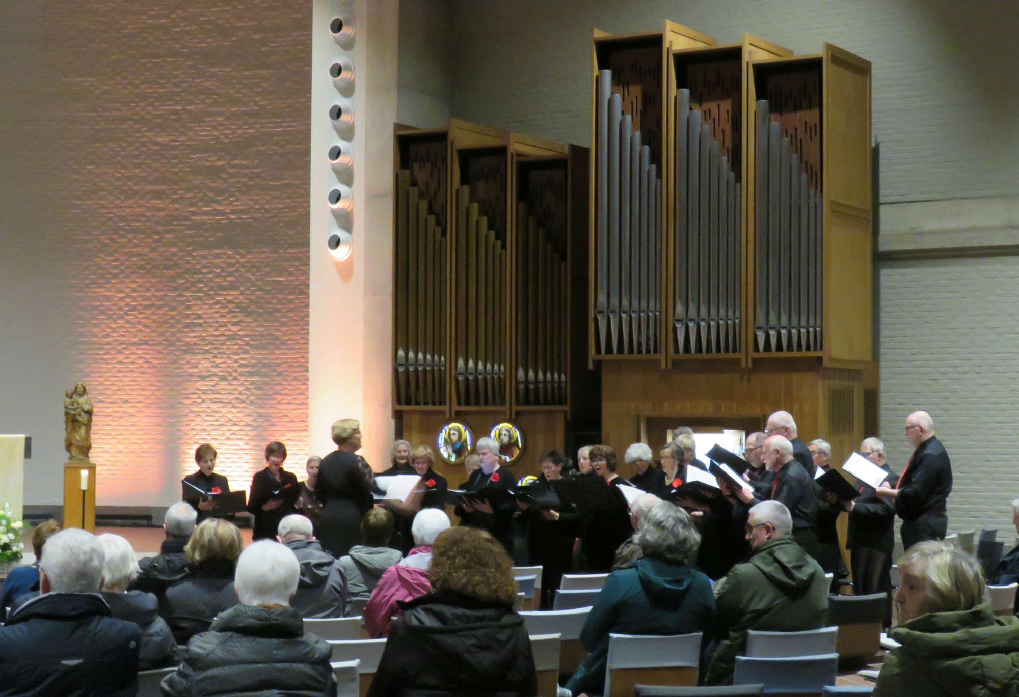 Witte Donderdag | Voetwassing | Sint-Annakoor o.l.v. Myriam Baert, Joannes Thuy, orgel |  Sint-Anna-ten-Drieënkerk, Antwerpen Linkeroever