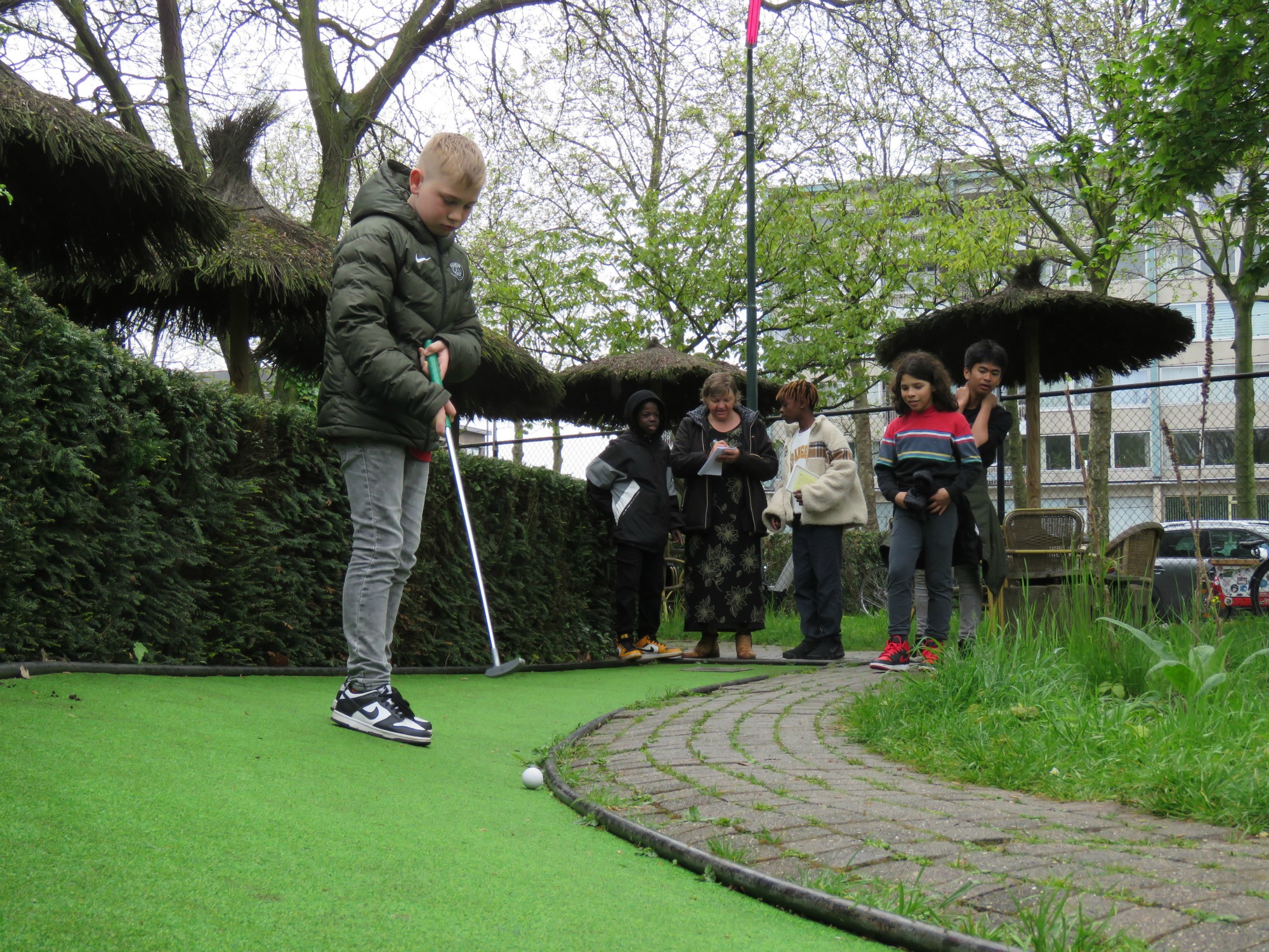 Afsluitdag - Minigolf met een hapje en een drankje