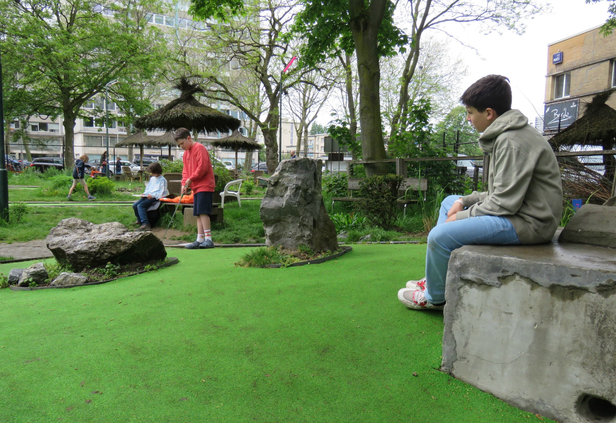 Afsluitdag - Minigolf met een hapje en een drankje